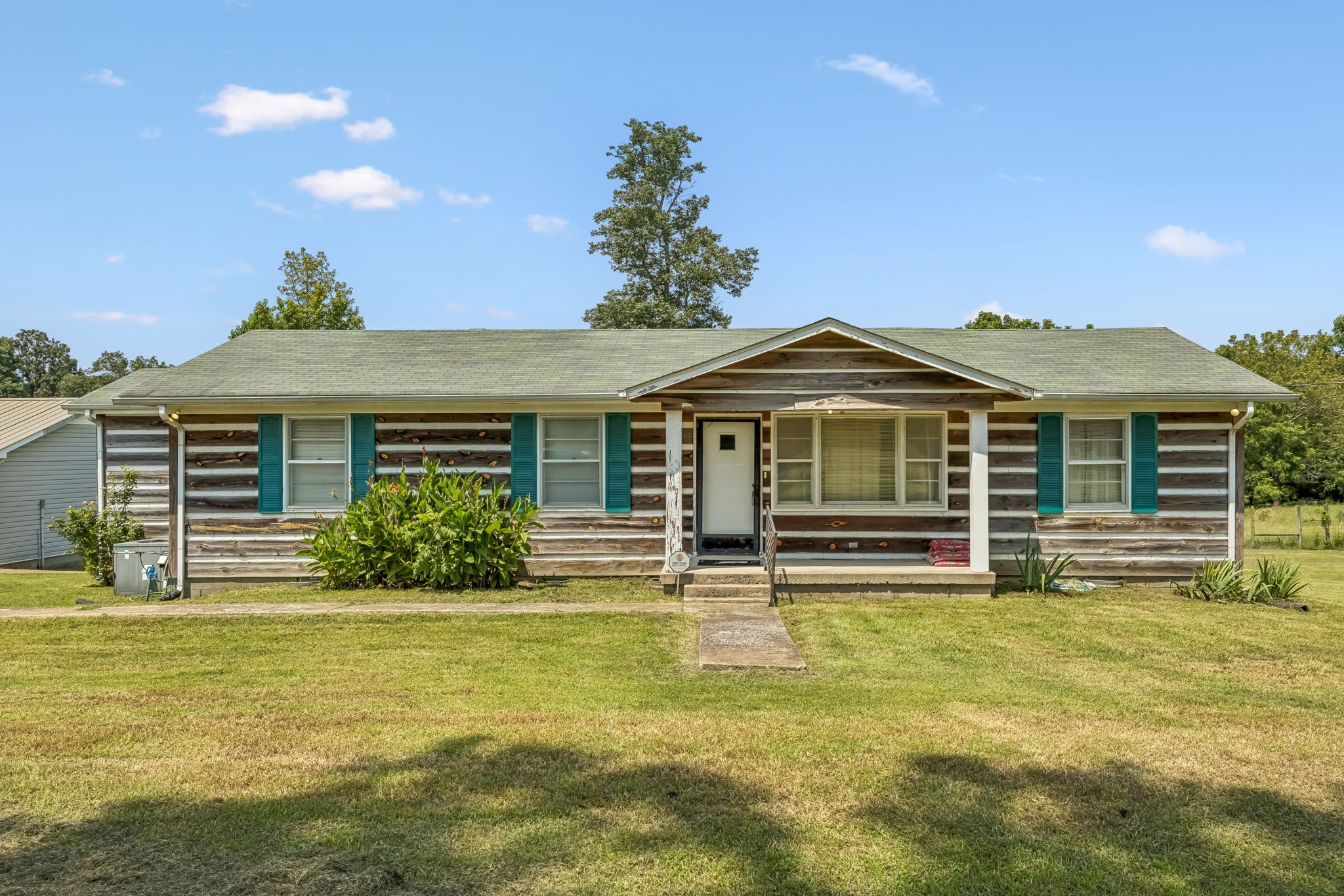 2362 Fall River Rd Property Photo 1
