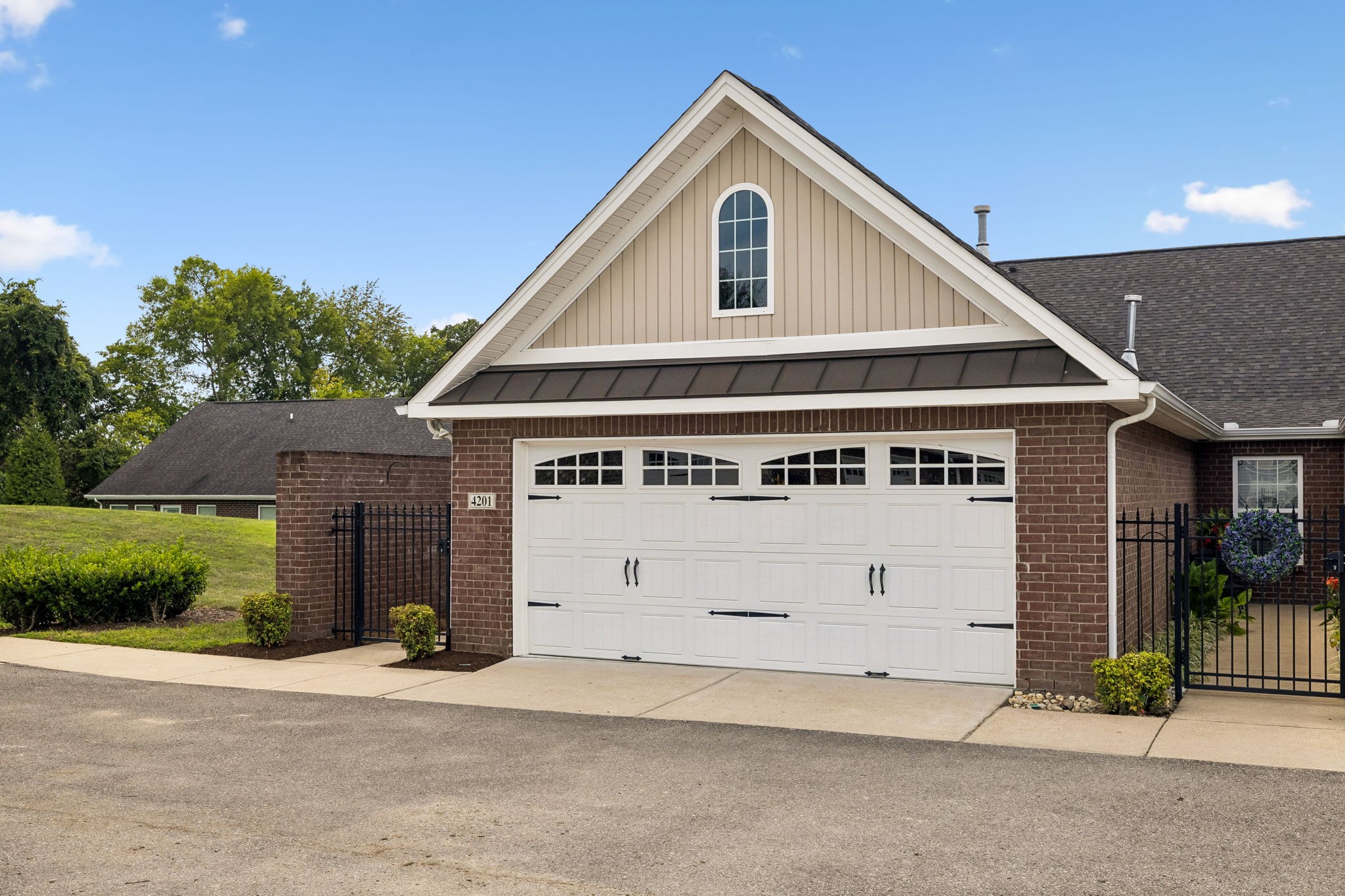 395 Devon Chase Hl Property Photo 1