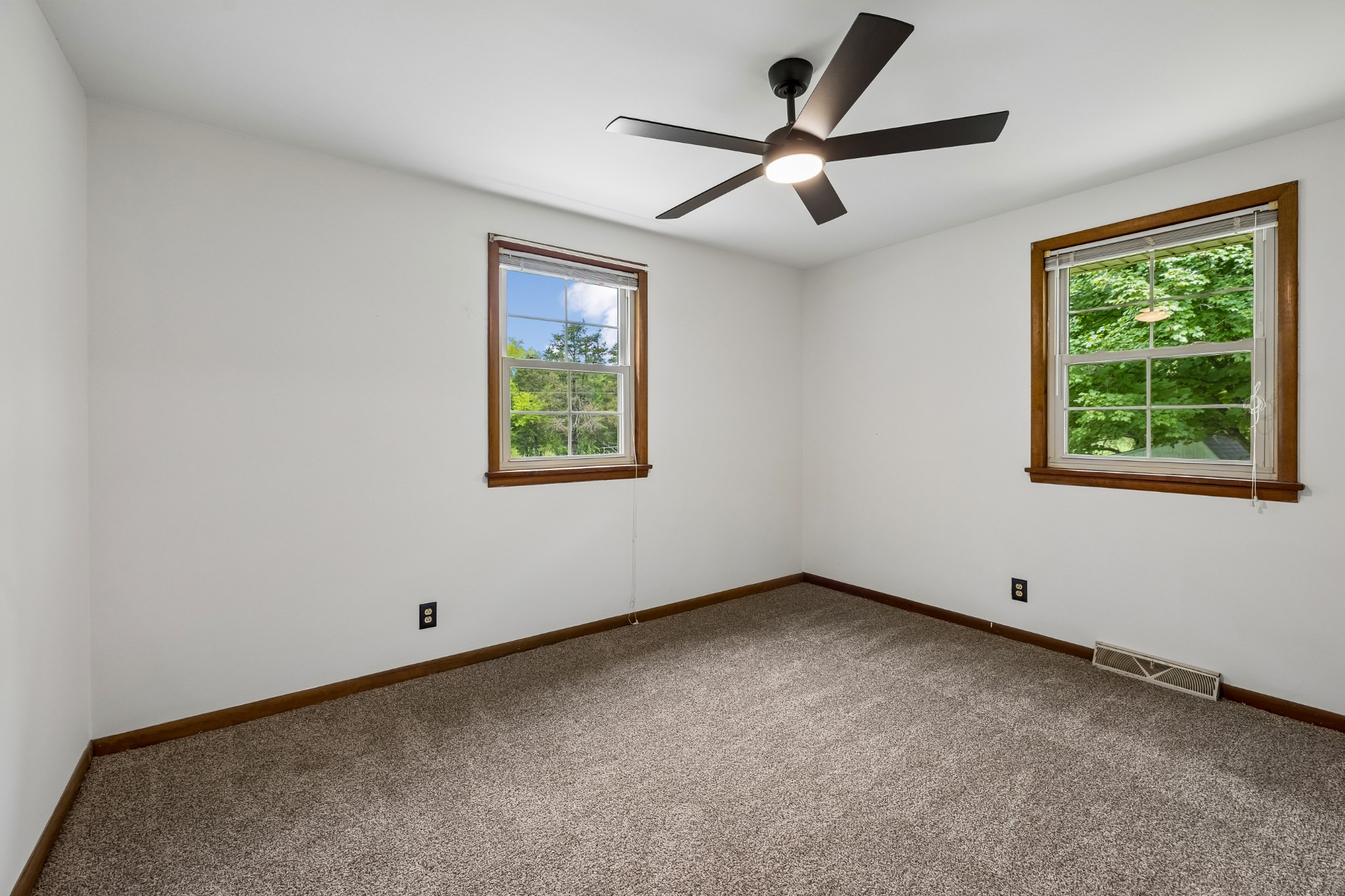 575 Centerville Rd Property Photo 18