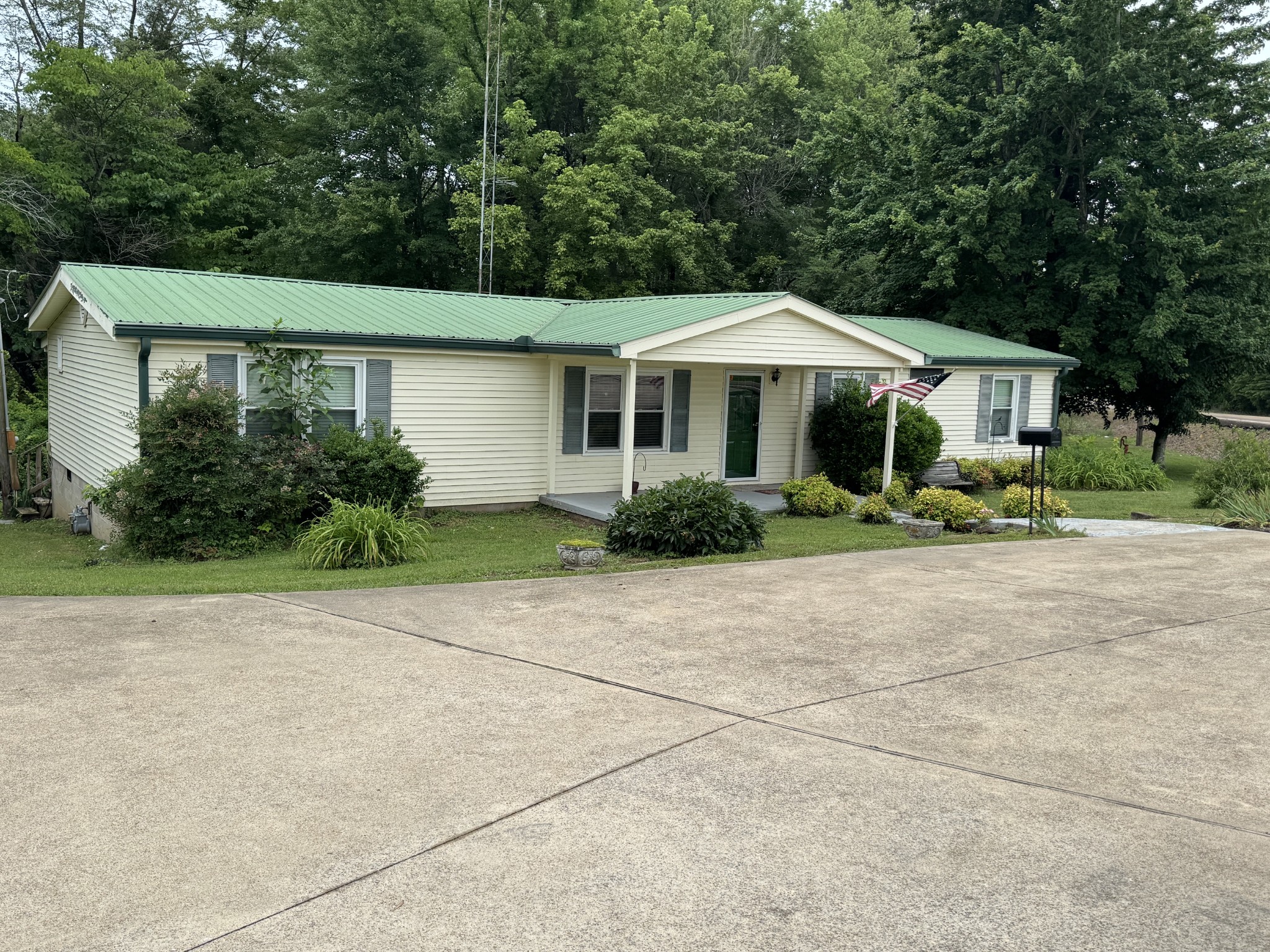 6165 Highway 69, N Property Photo 1