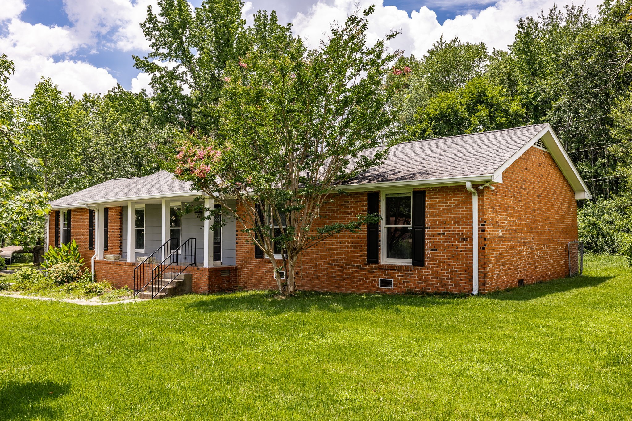 127 Sam Davis Dr Property Photo 4