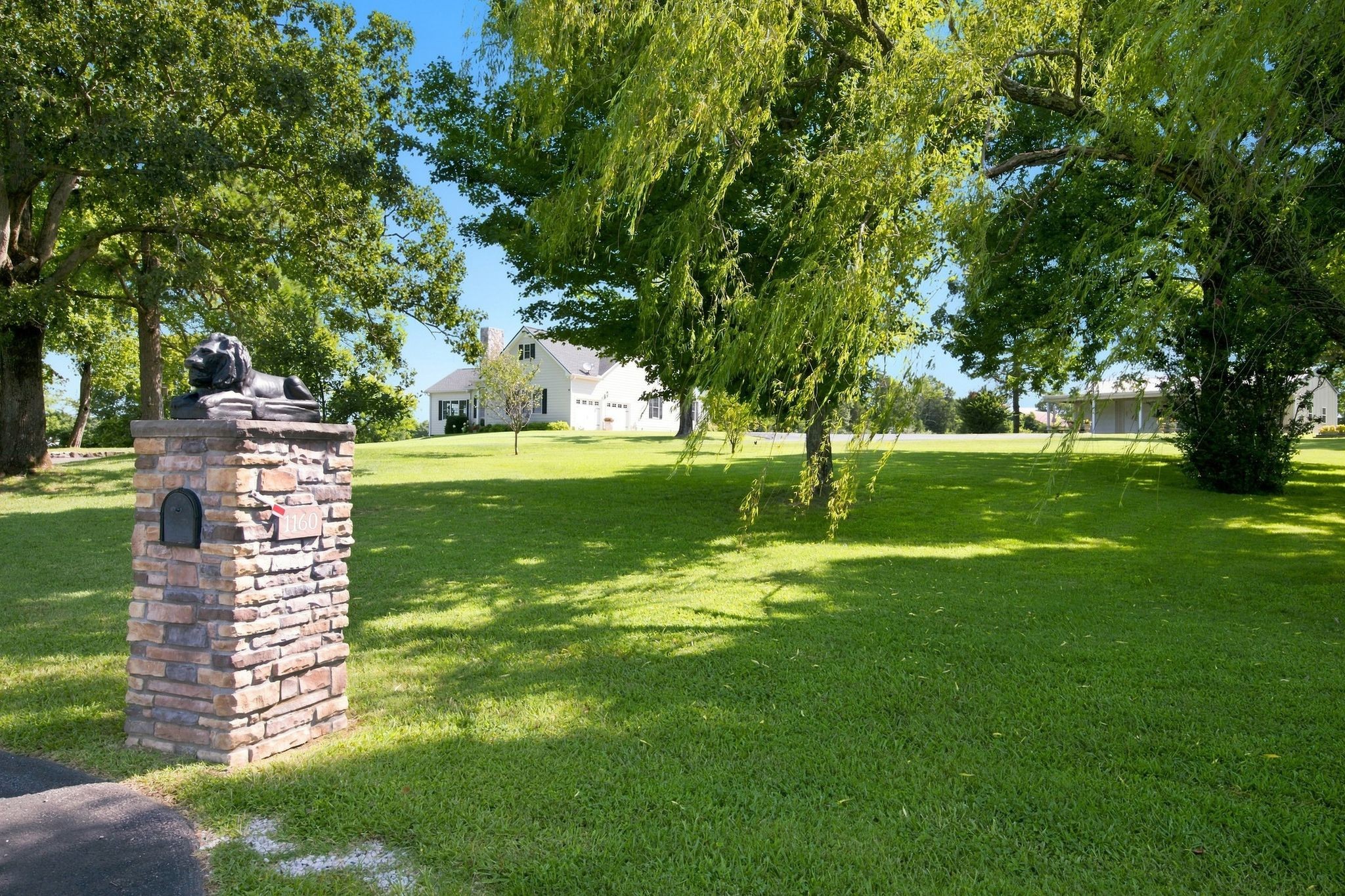 1160 Fleet Town Rd Property Photo 4