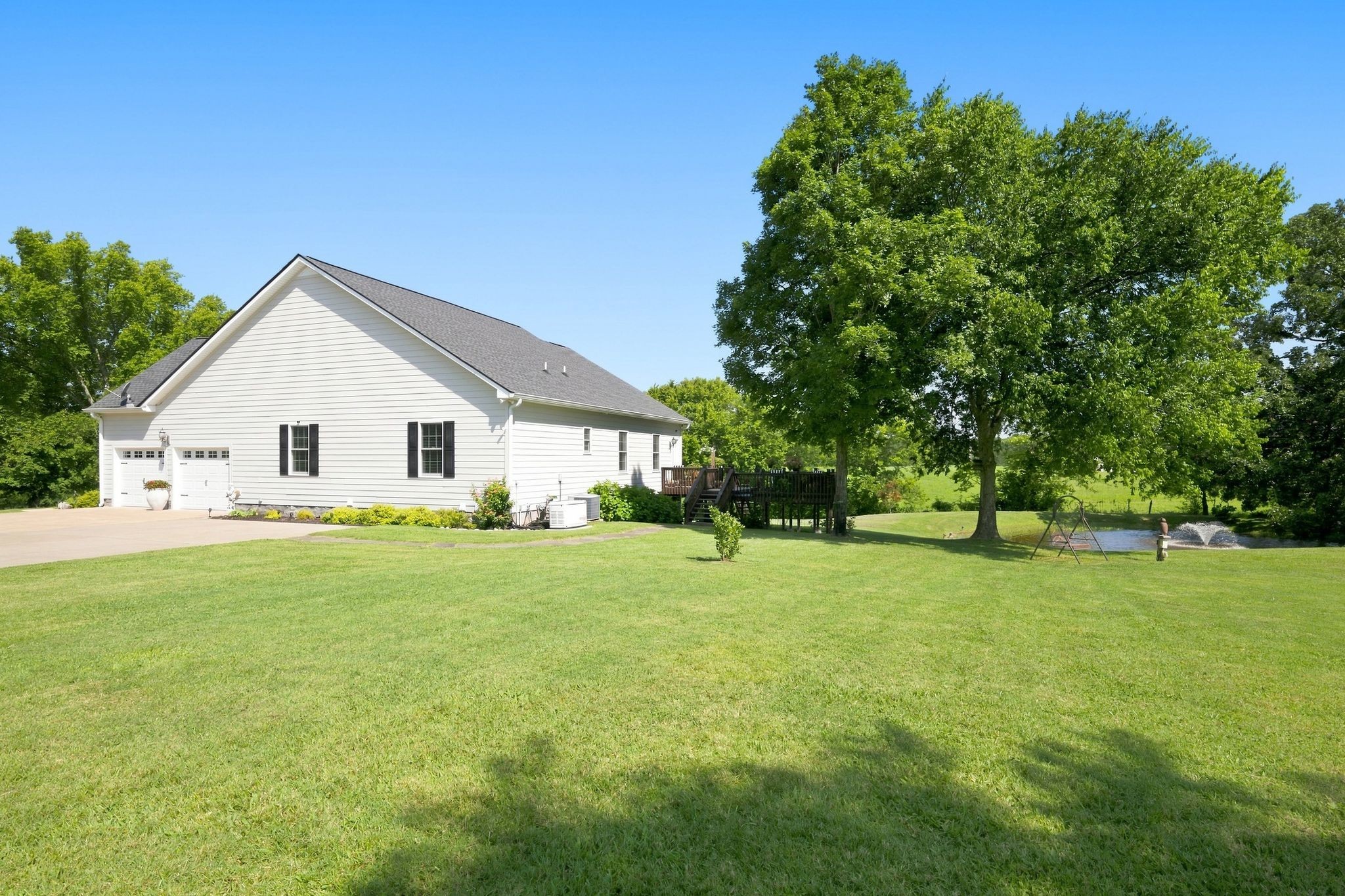 1160 Fleet Town Rd Property Photo 44