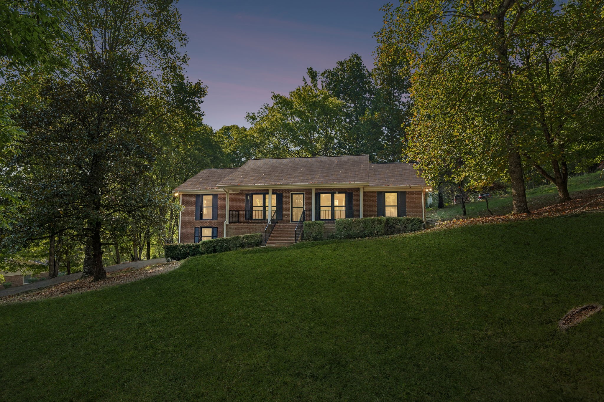 2025 Duncan Dr Property Photo 1