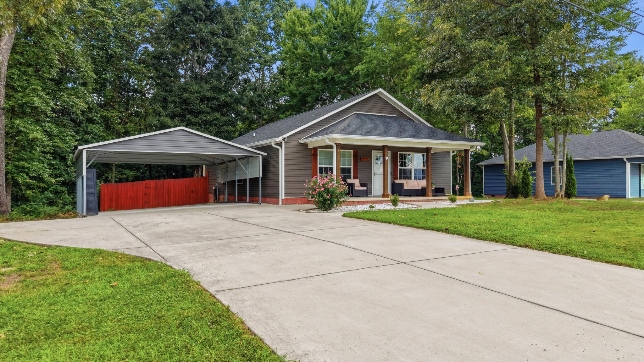 3442 Crawford Drive, Se Property Photo 3