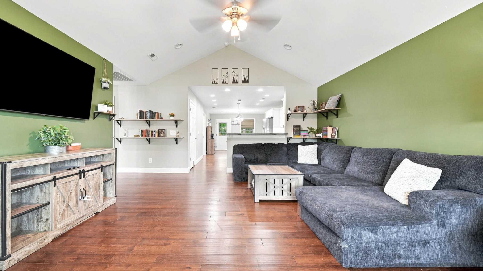 3442 Crawford Drive, Se Property Photo 4