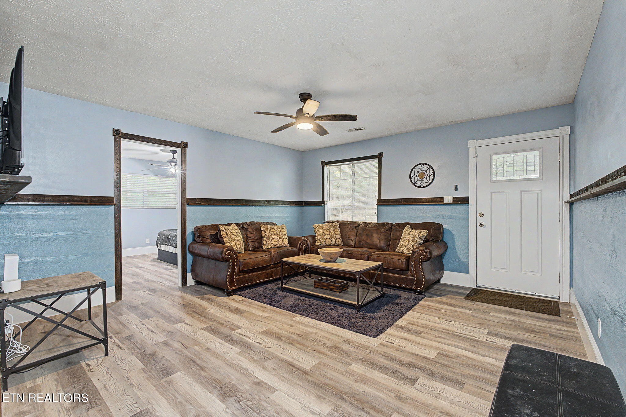 1614 Dogwood St Property Photo 4