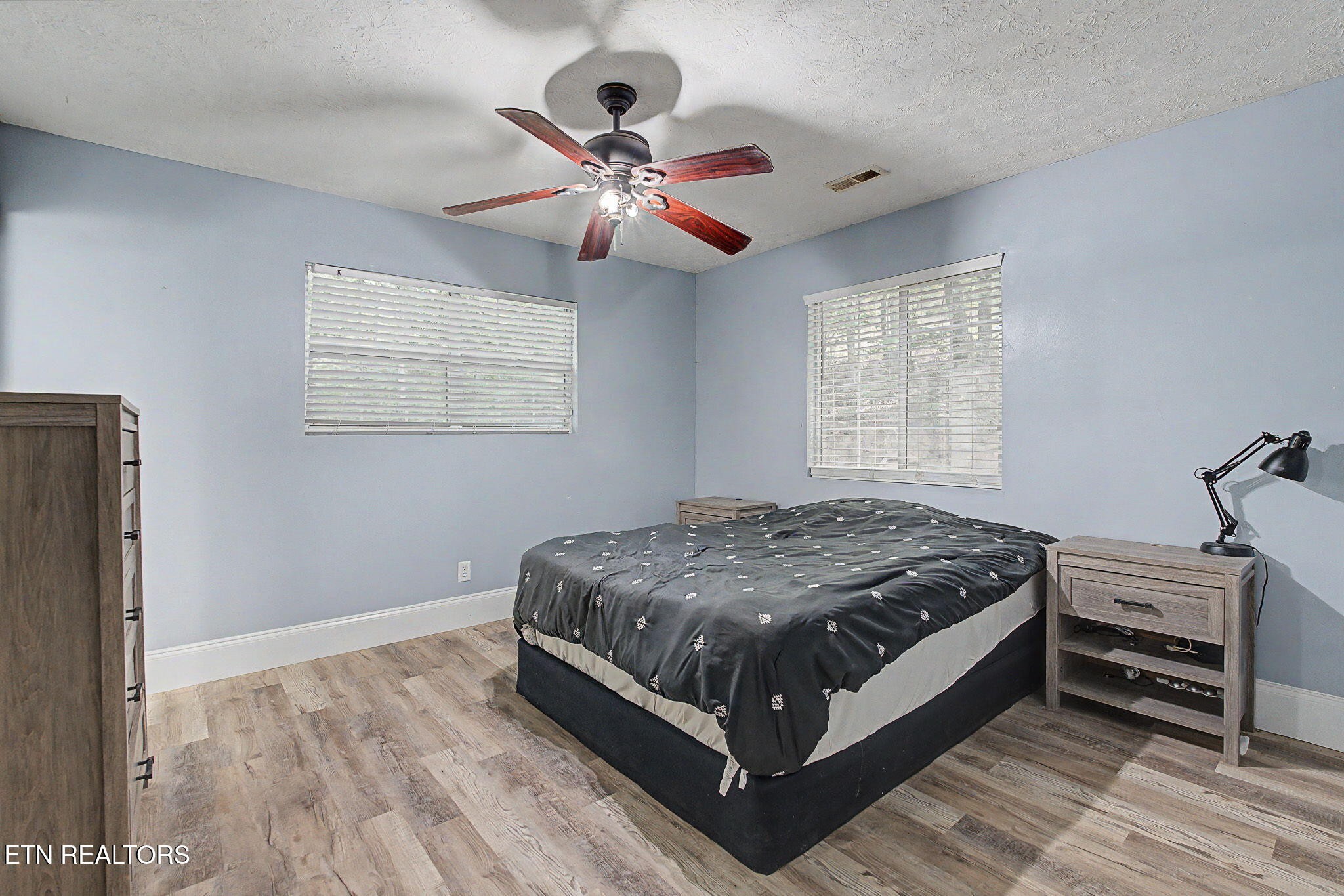 1614 Dogwood St Property Photo 6