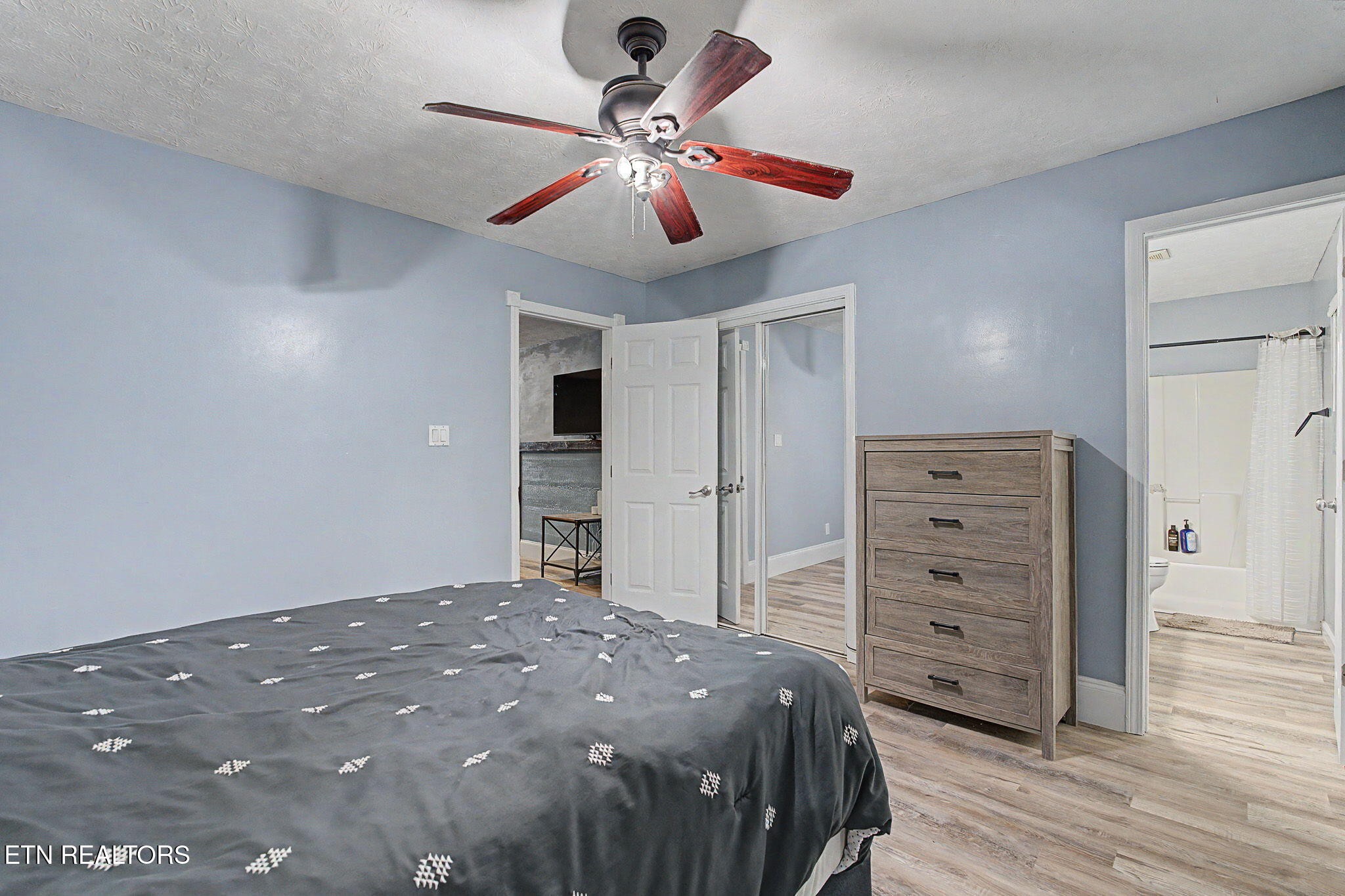 1614 Dogwood St Property Photo 8