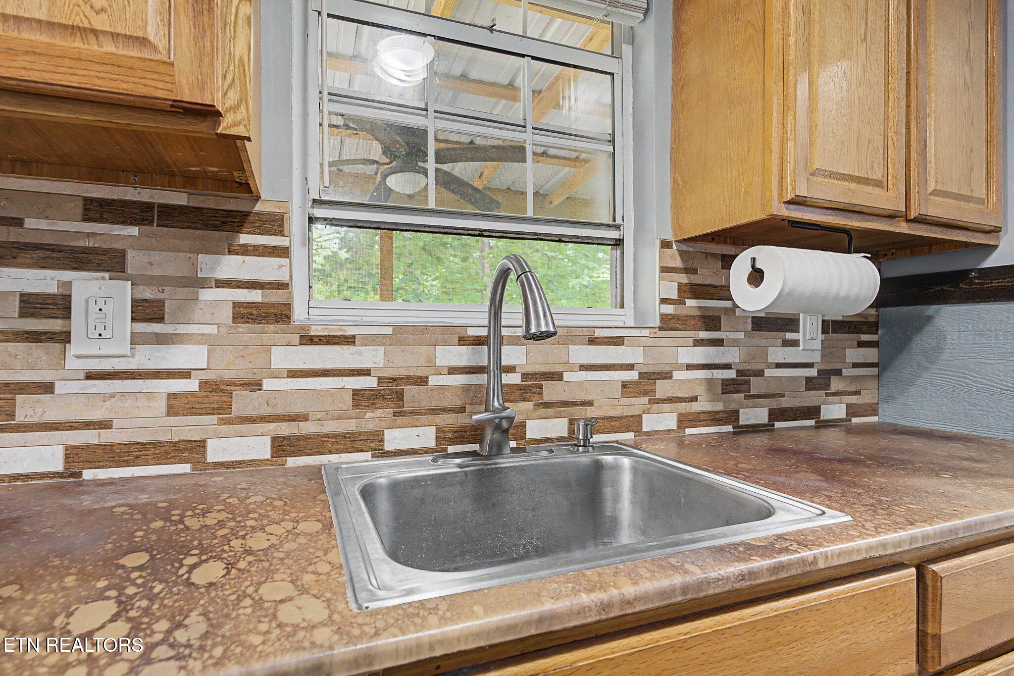 1614 Dogwood St Property Photo 13