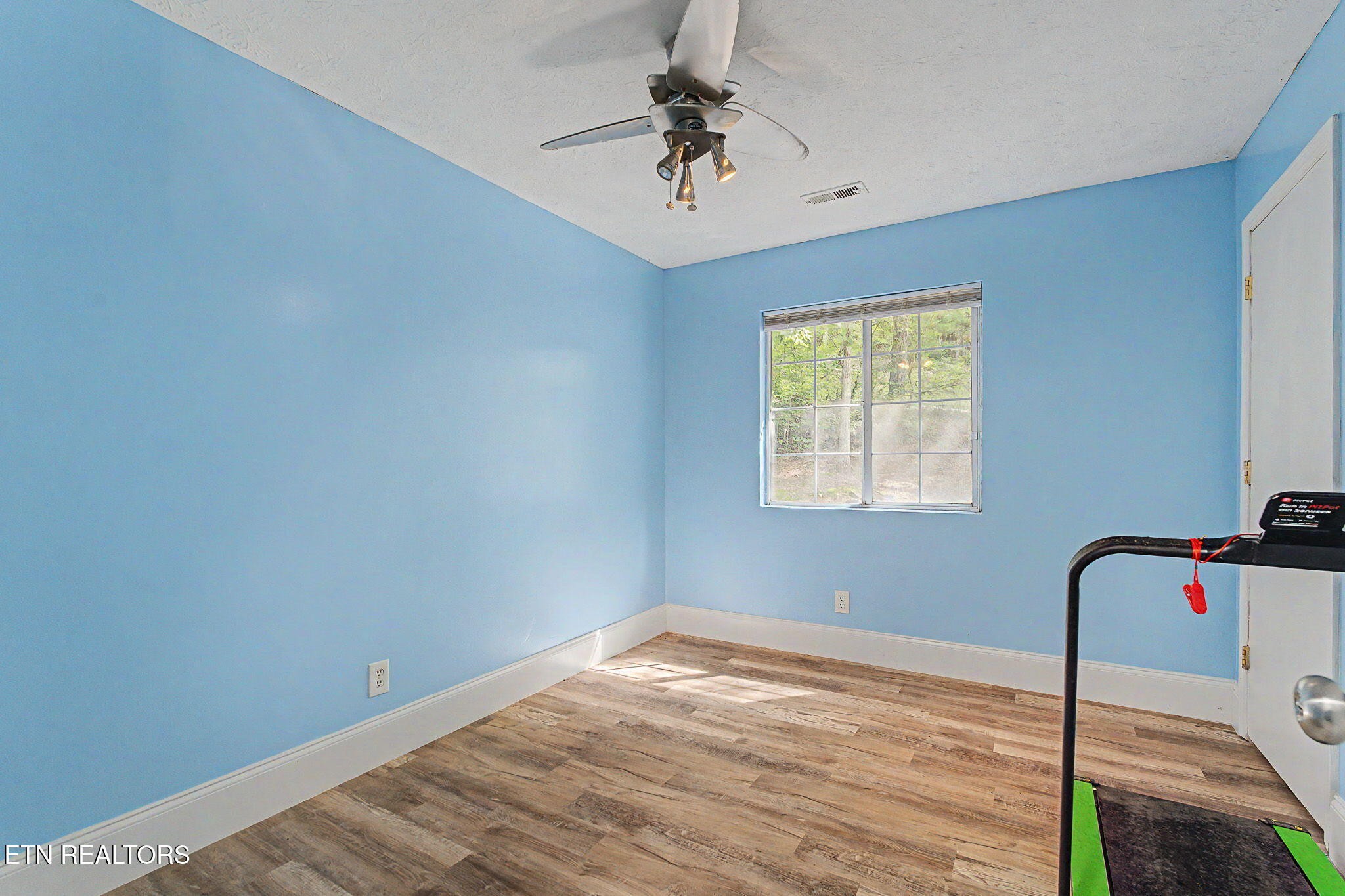 1614 Dogwood St Property Photo 16