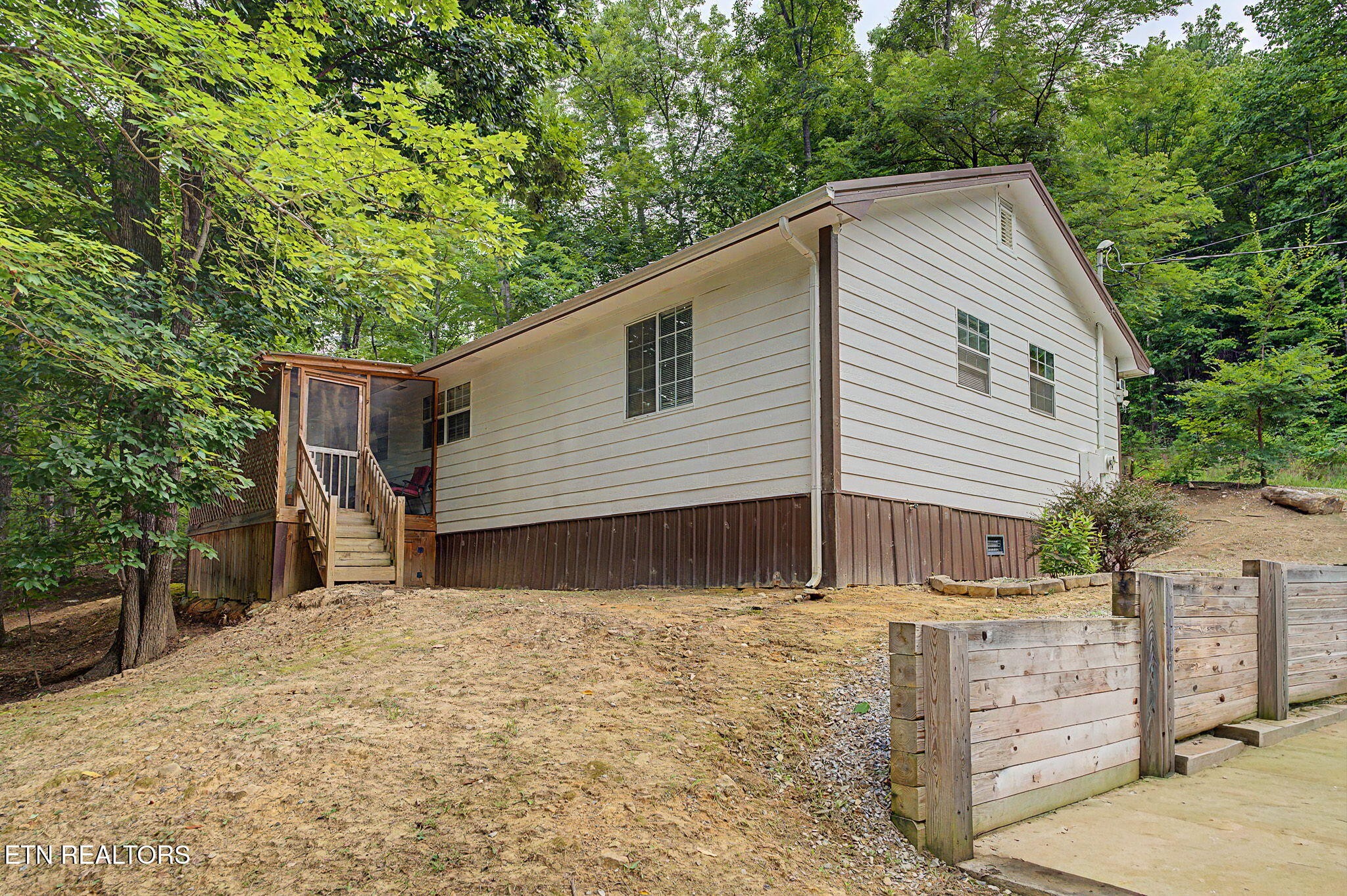 1614 Dogwood St Property Photo 24