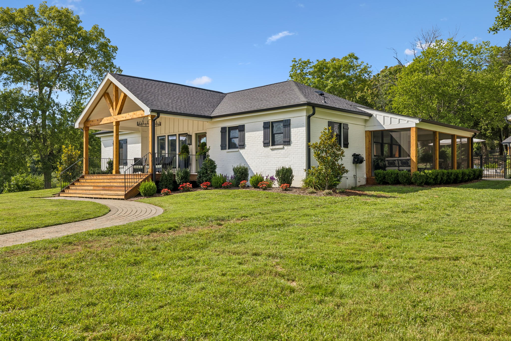 5672 Carters Creek Pike Property Photo 3