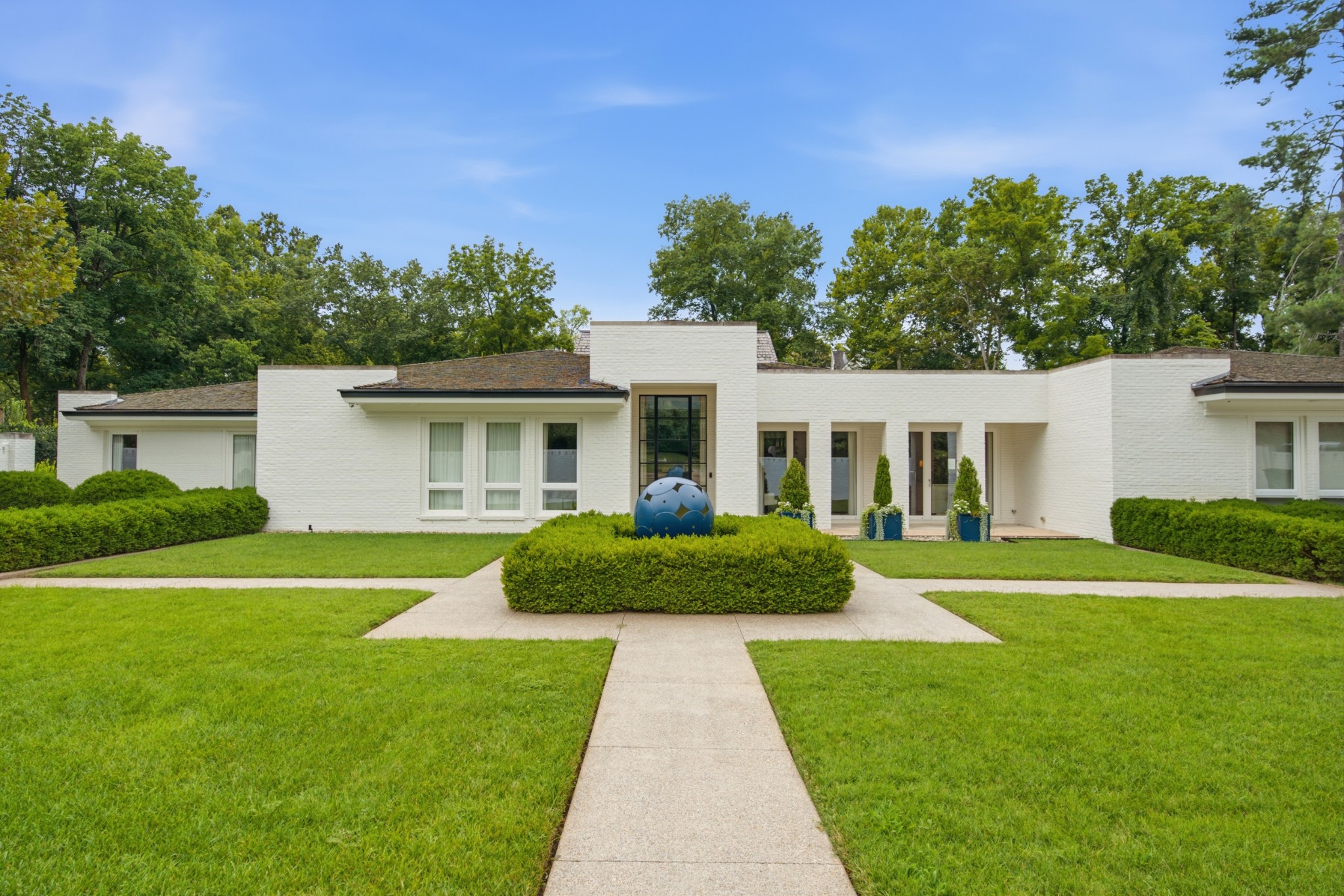 109 Westhampton Pl Property Photo 1