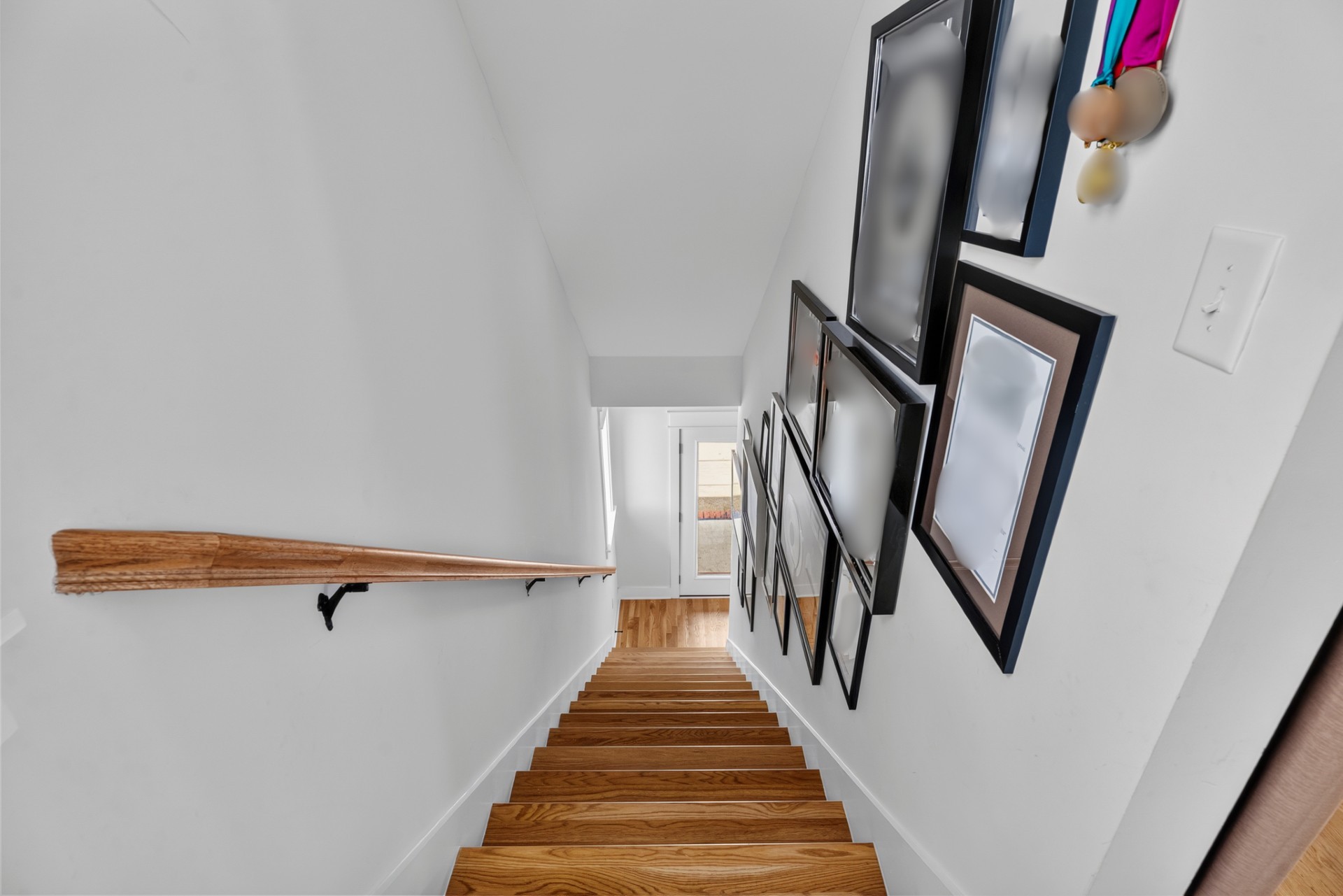 530 Edwin St Property Photo 18