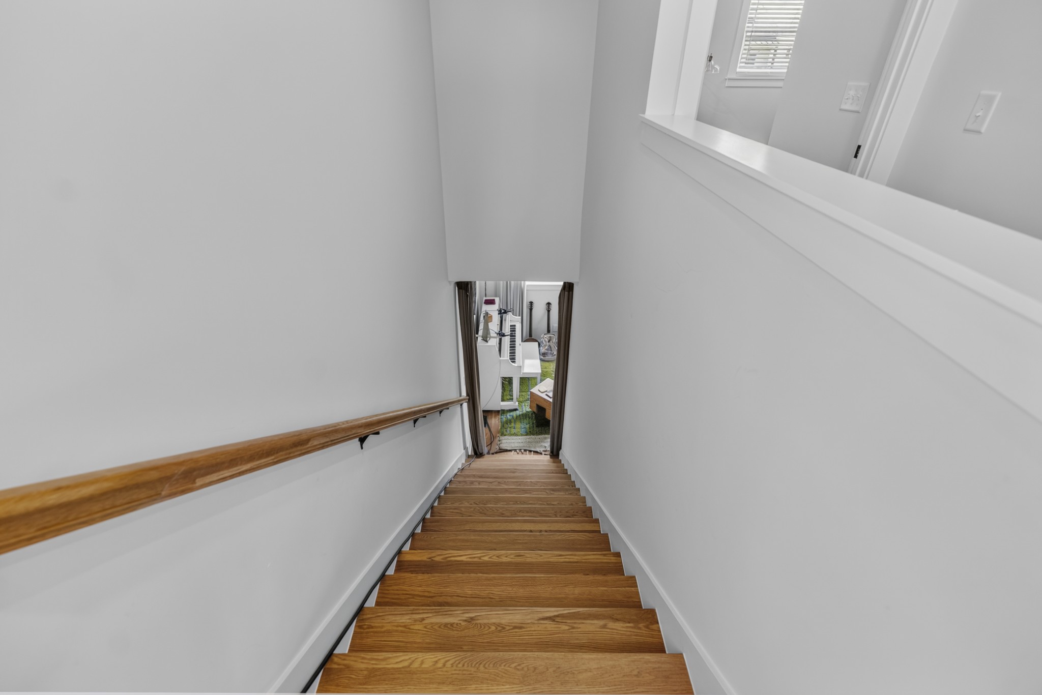 530 Edwin St Property Photo 22