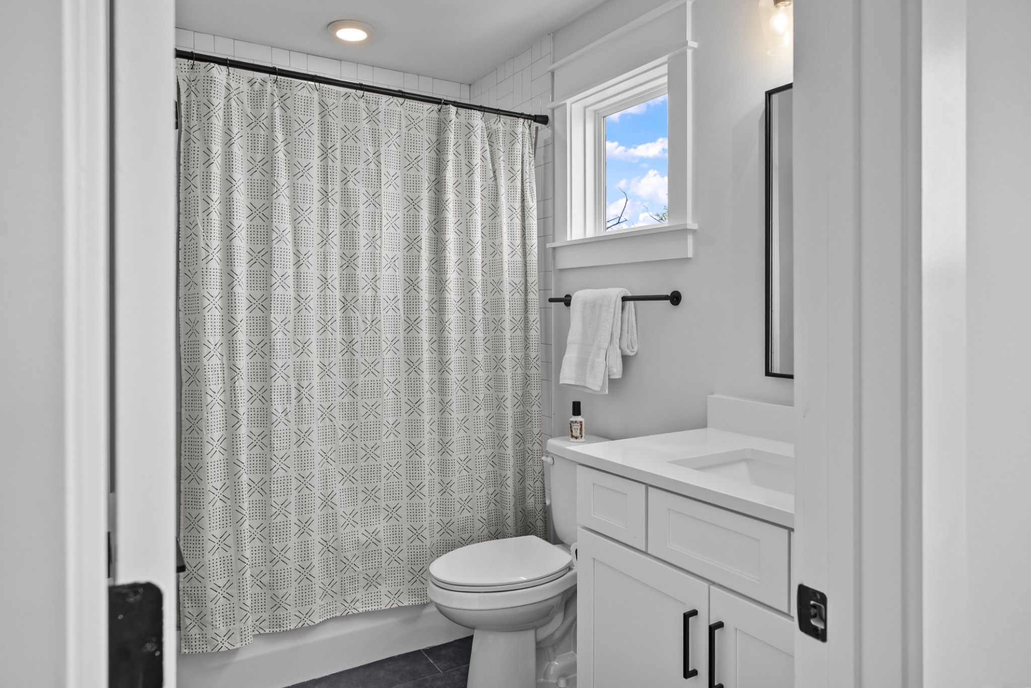 530 Edwin St Property Photo 32