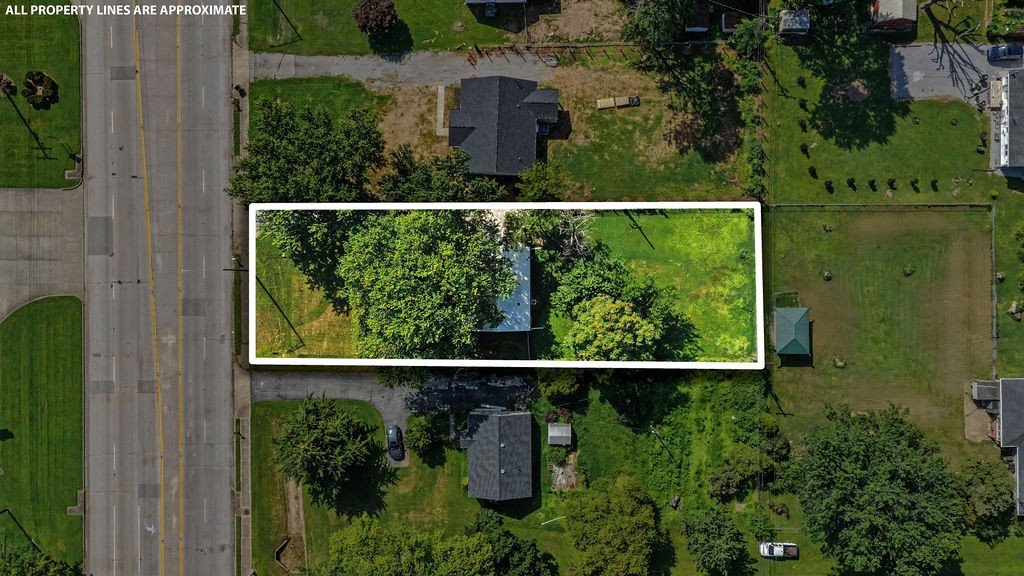 1707 E 9th St Property Photo 8