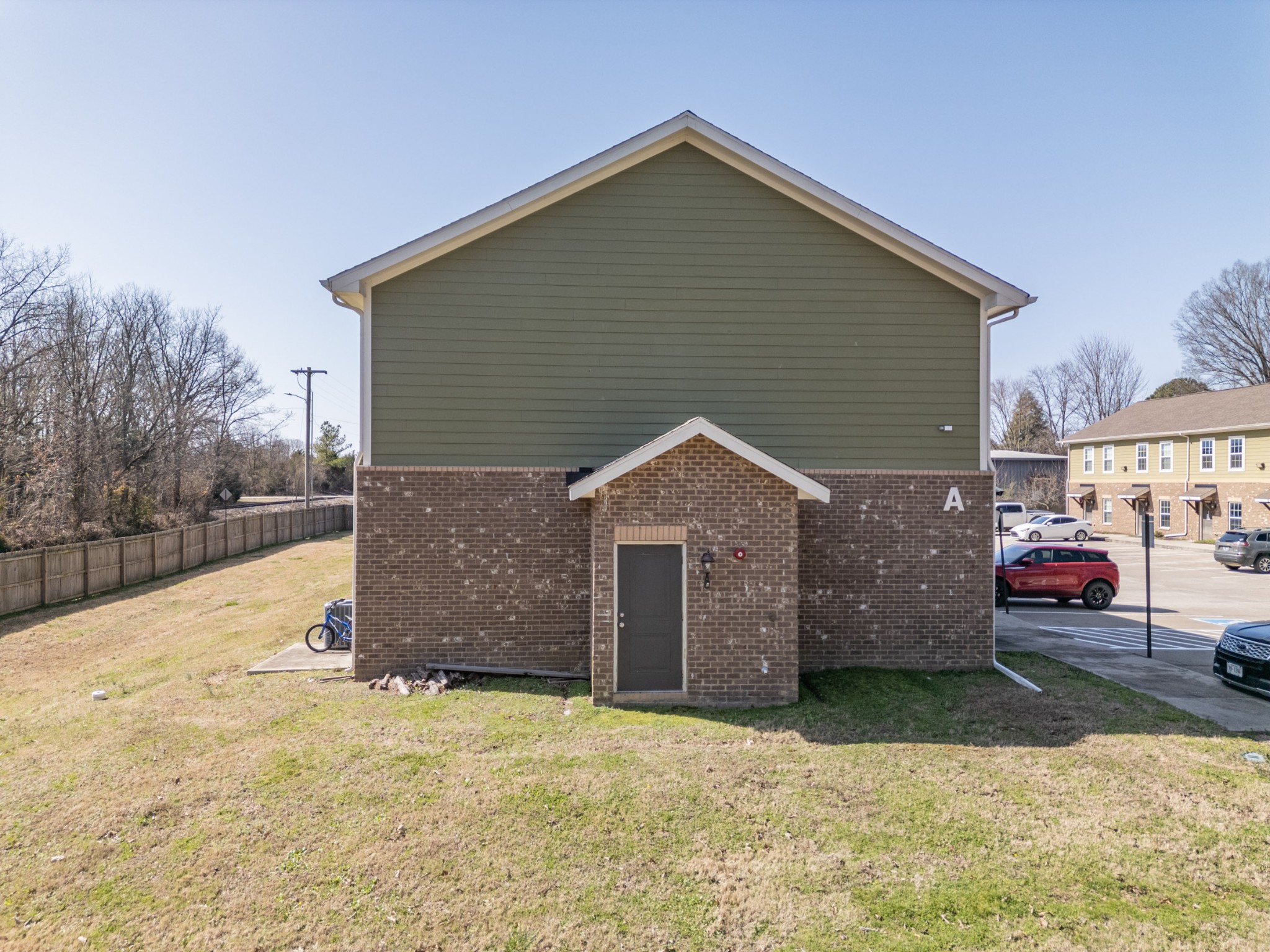 156 Silver St Property Photo 4
