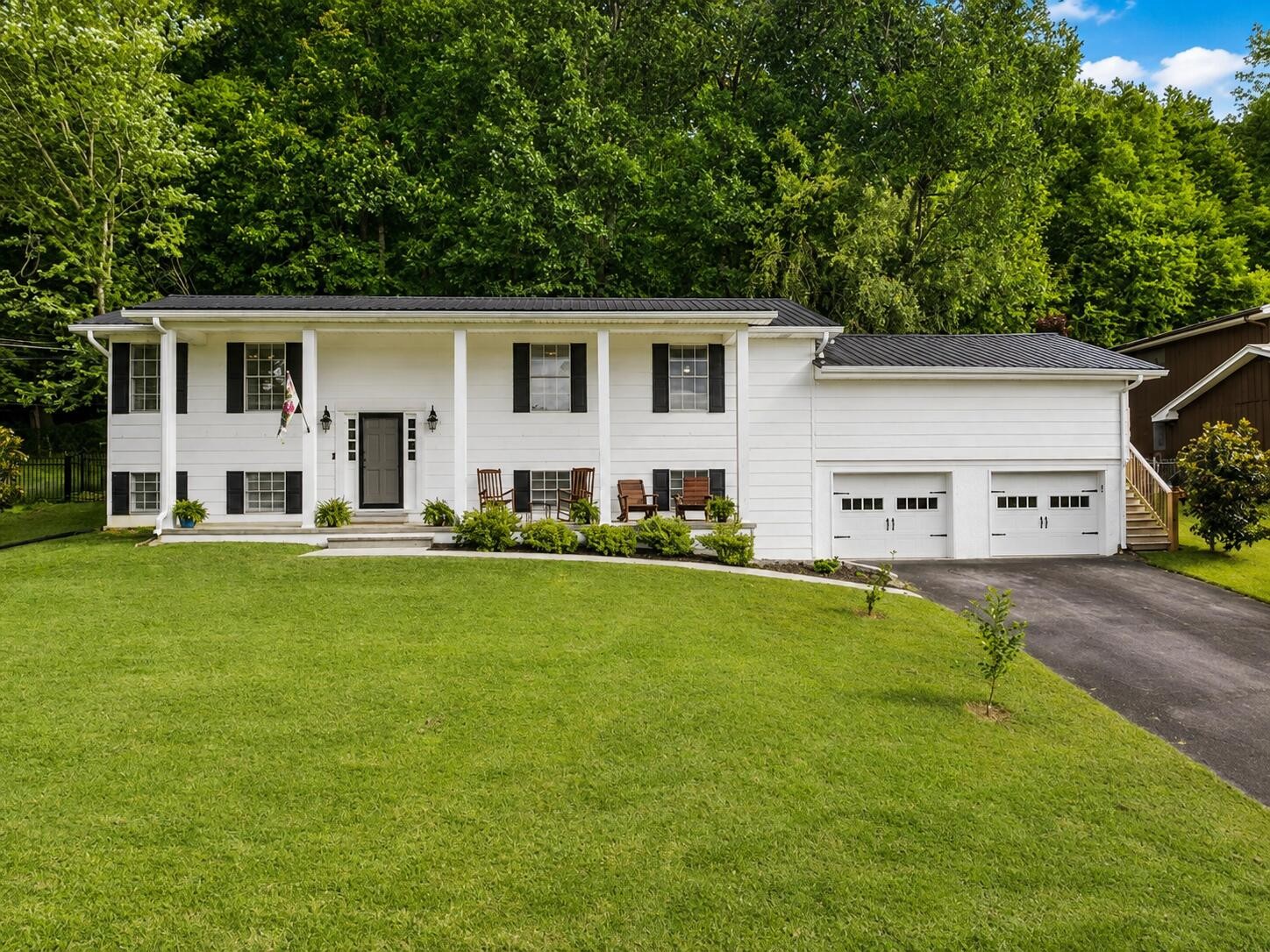 3744 Hilldale Drive, NE