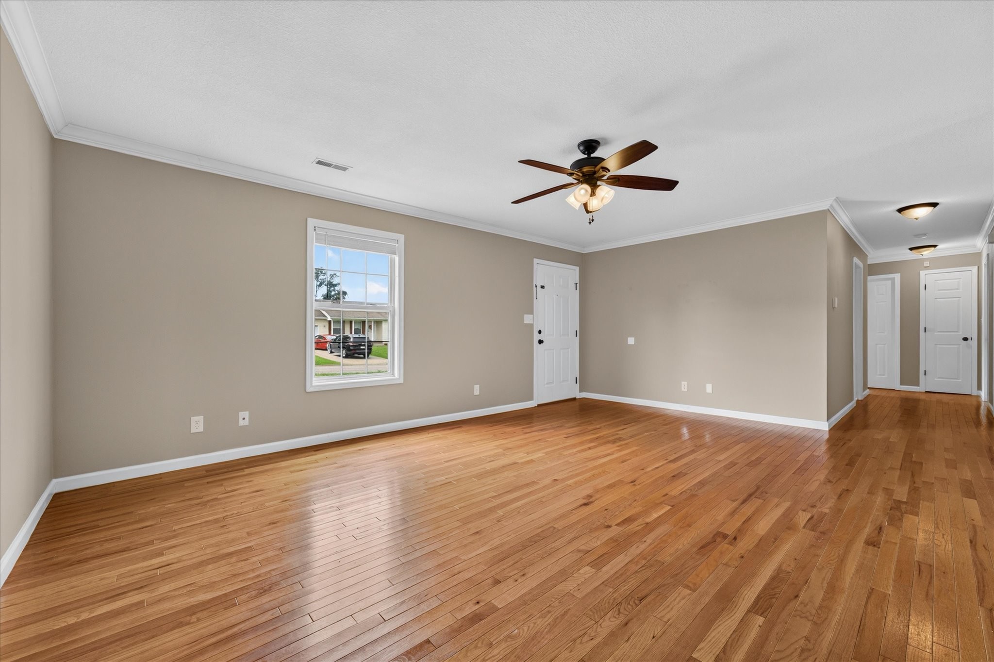 204 Ruf Dr Property Photo 5