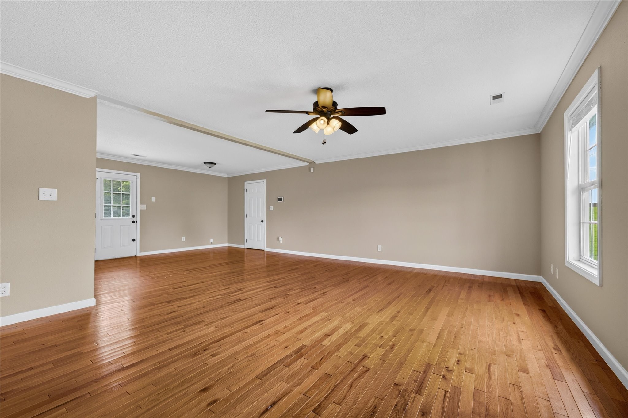 204 Ruf Dr Property Photo 6