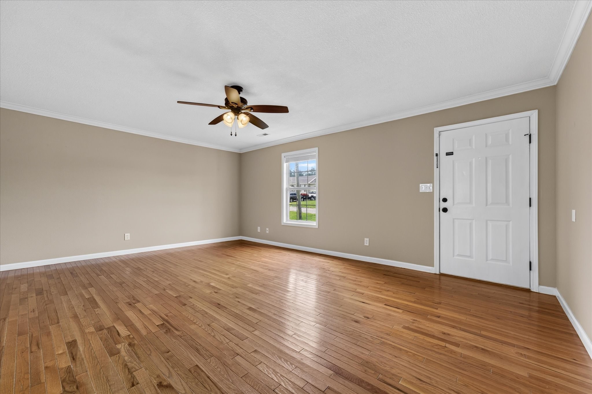 204 Ruf Dr Property Photo 7