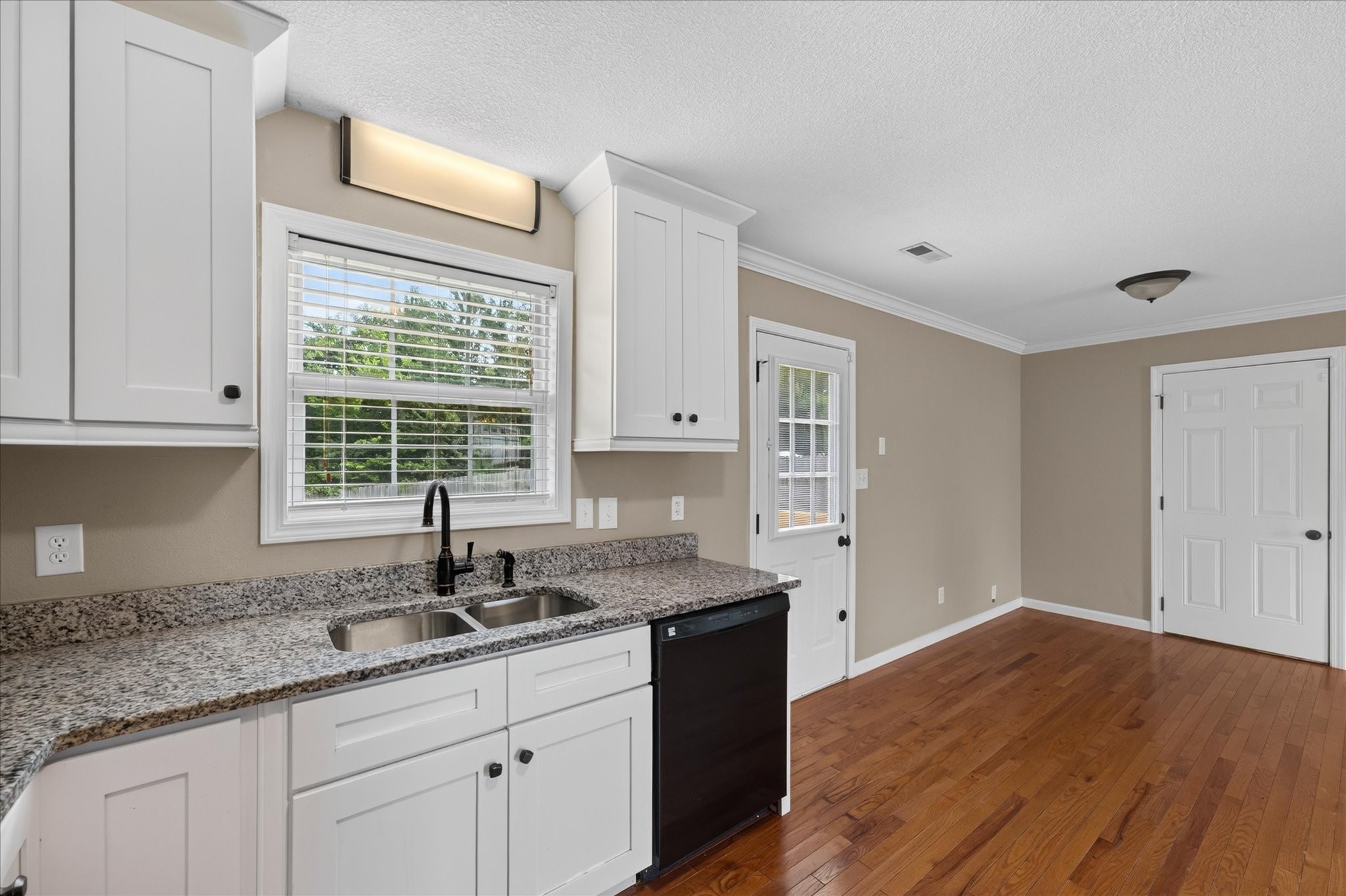 204 Ruf Dr Property Photo 12