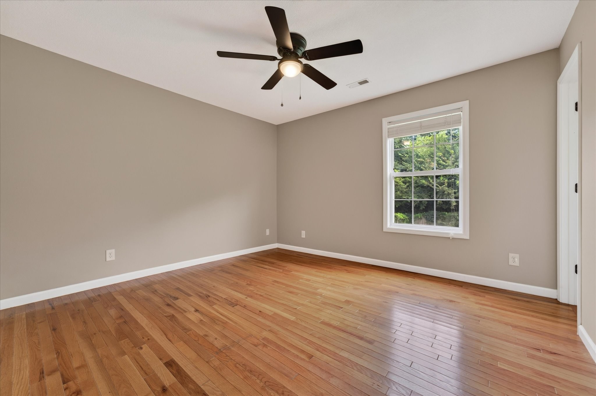204 Ruf Dr Property Photo 18