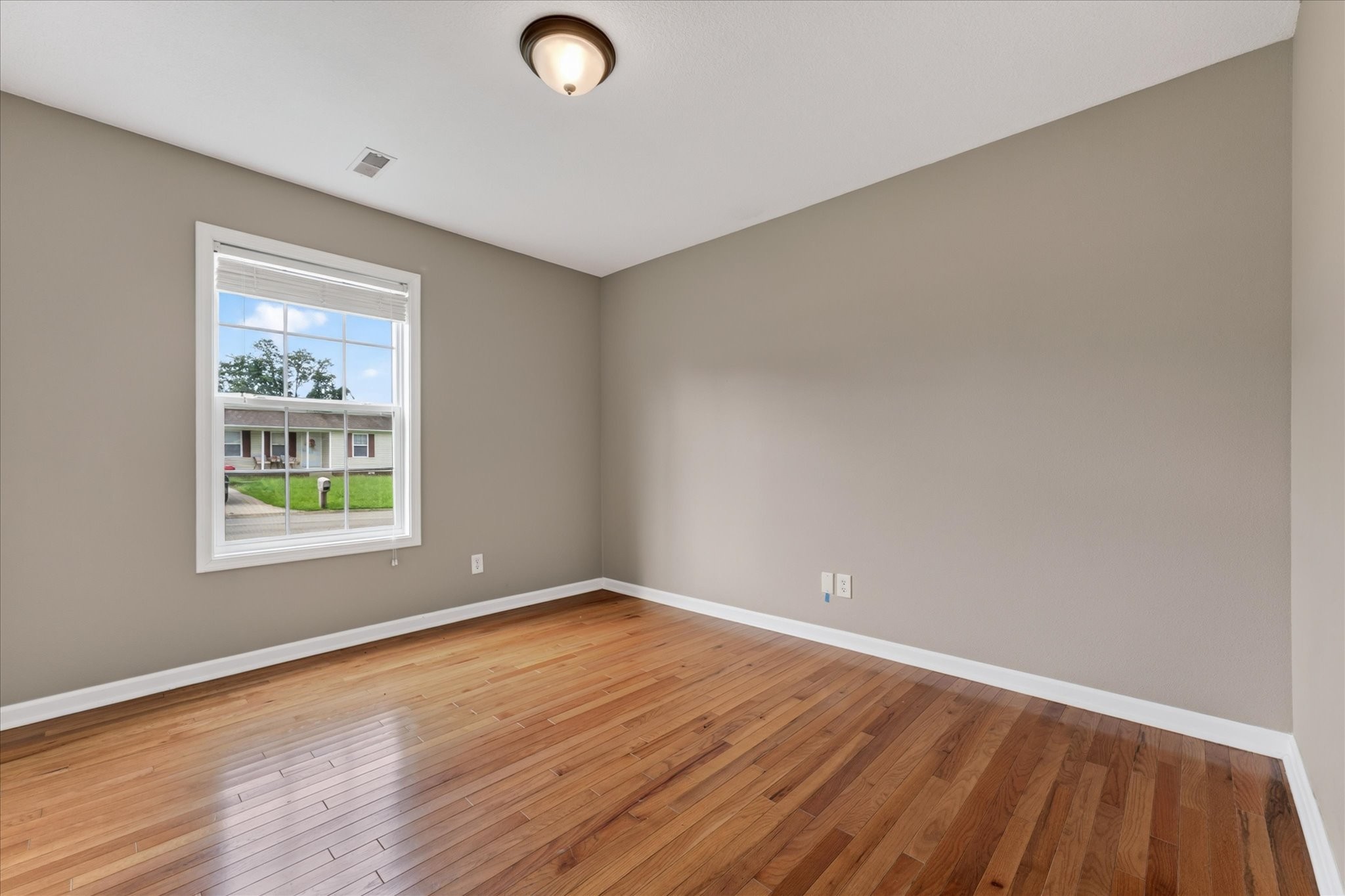 204 Ruf Dr Property Photo 22