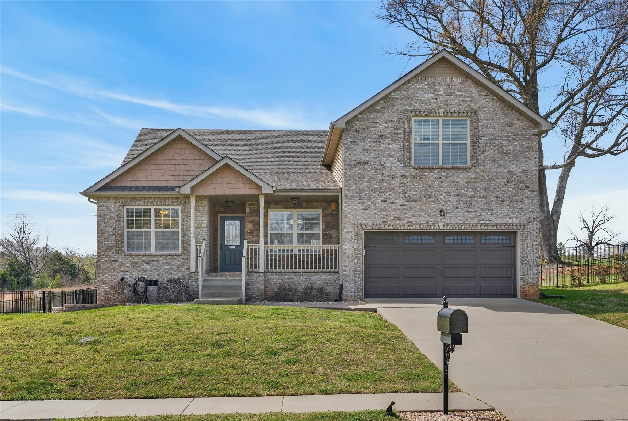 301 Ivy Bend Cir Property Photo 1