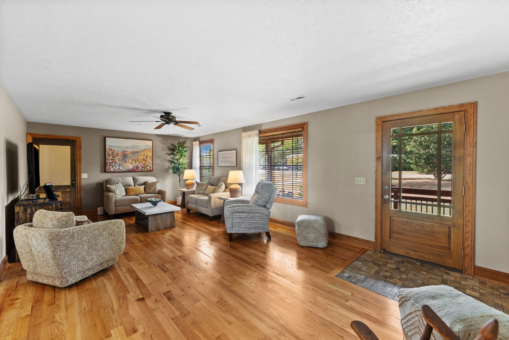 489 Page Dr Property Photo 2