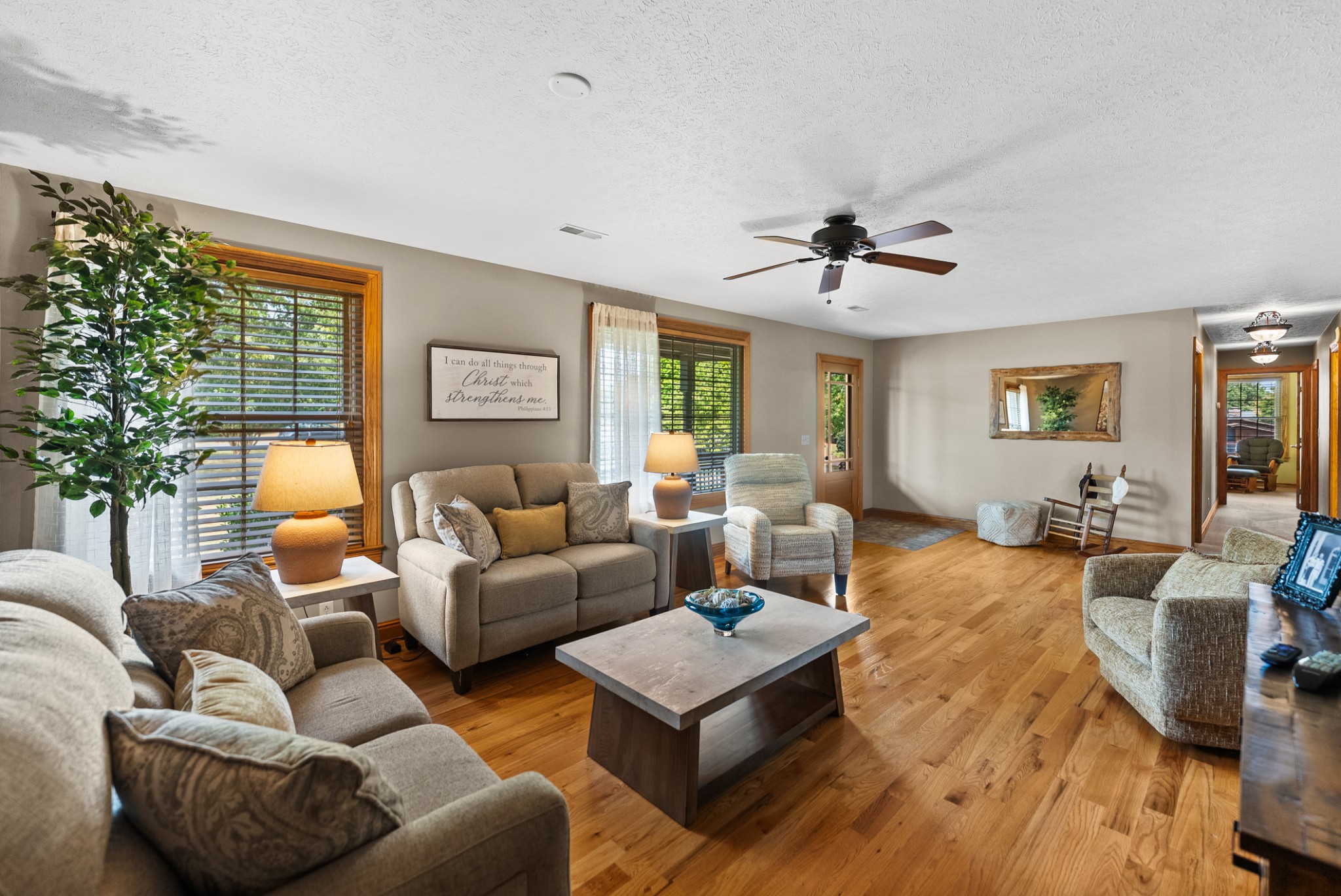 489 Page Dr Property Photo 4