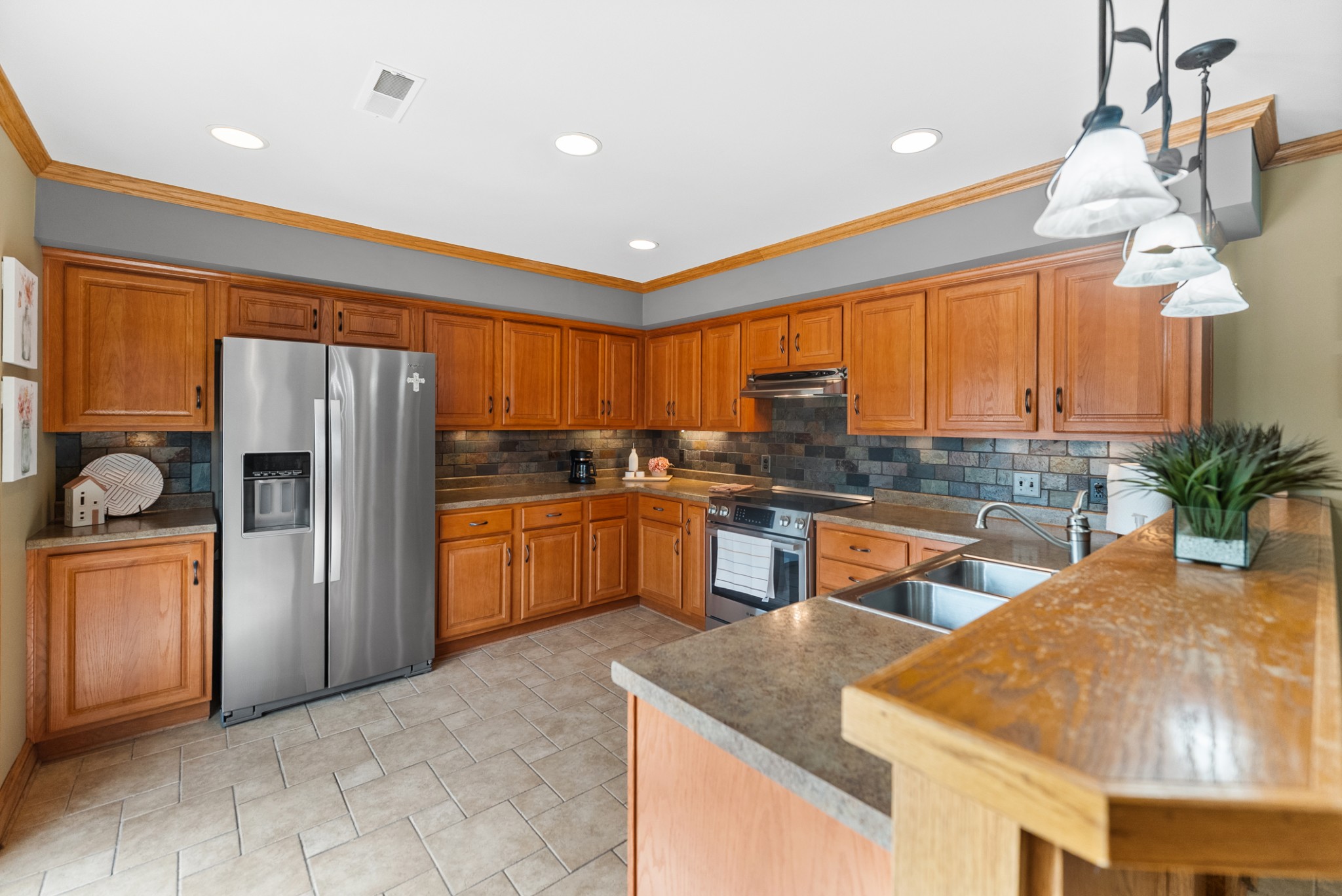 489 Page Dr Property Photo 5