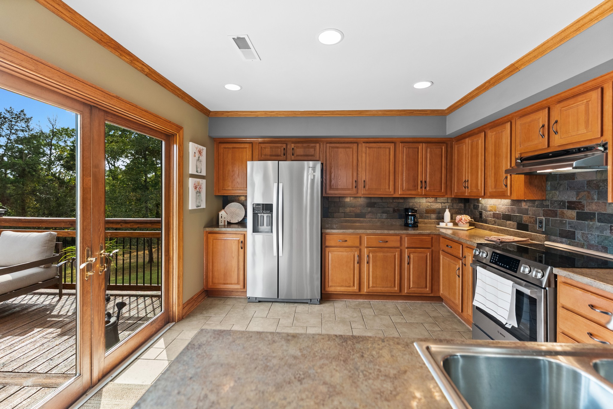 489 Page Dr Property Photo 6