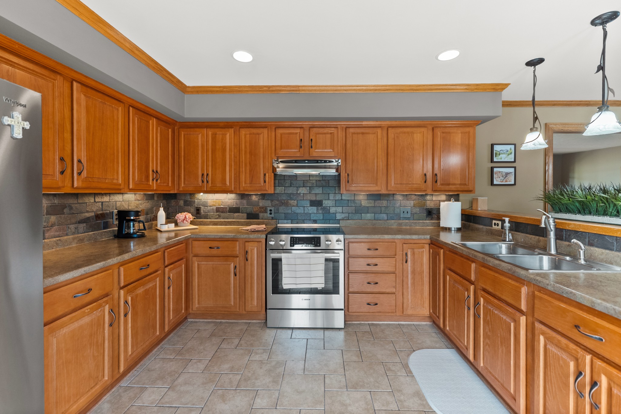 489 Page Dr Property Photo 7