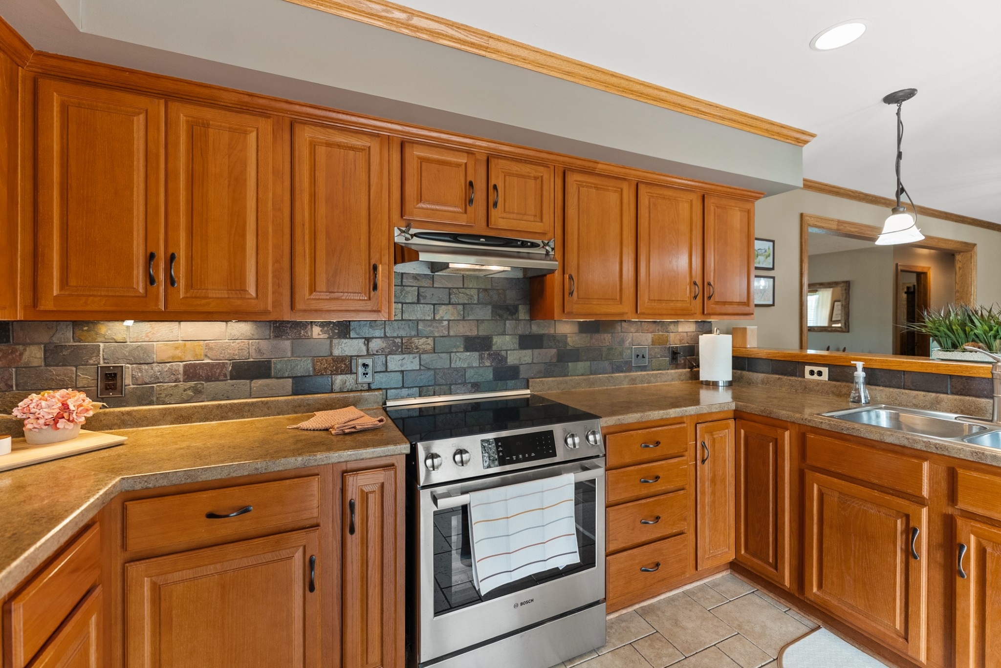 489 Page Dr Property Photo 8