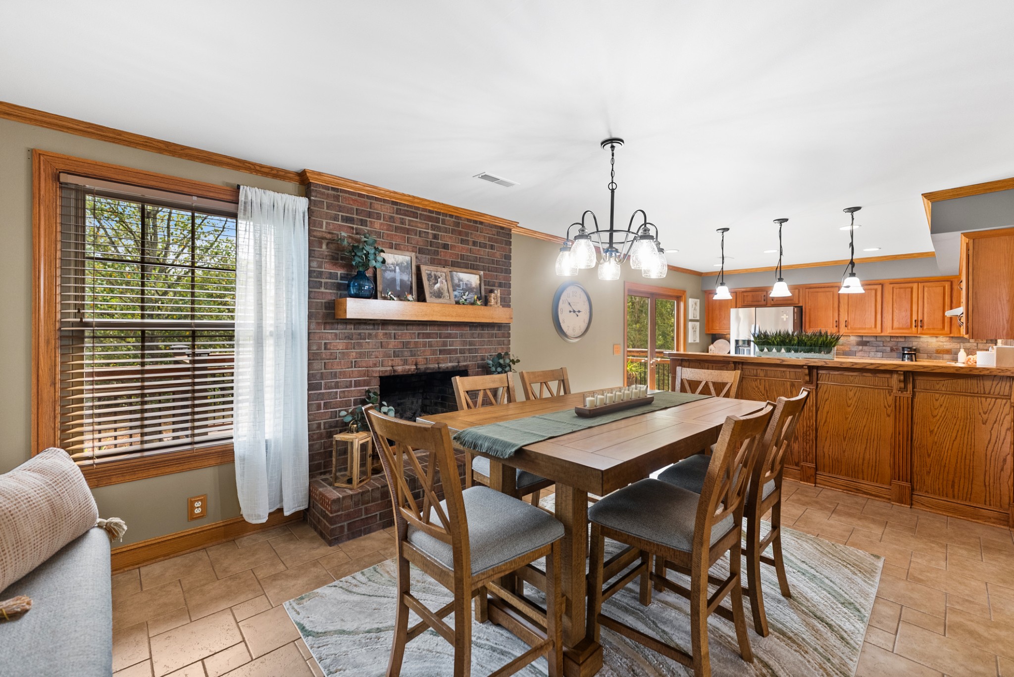 489 Page Dr Property Photo 10