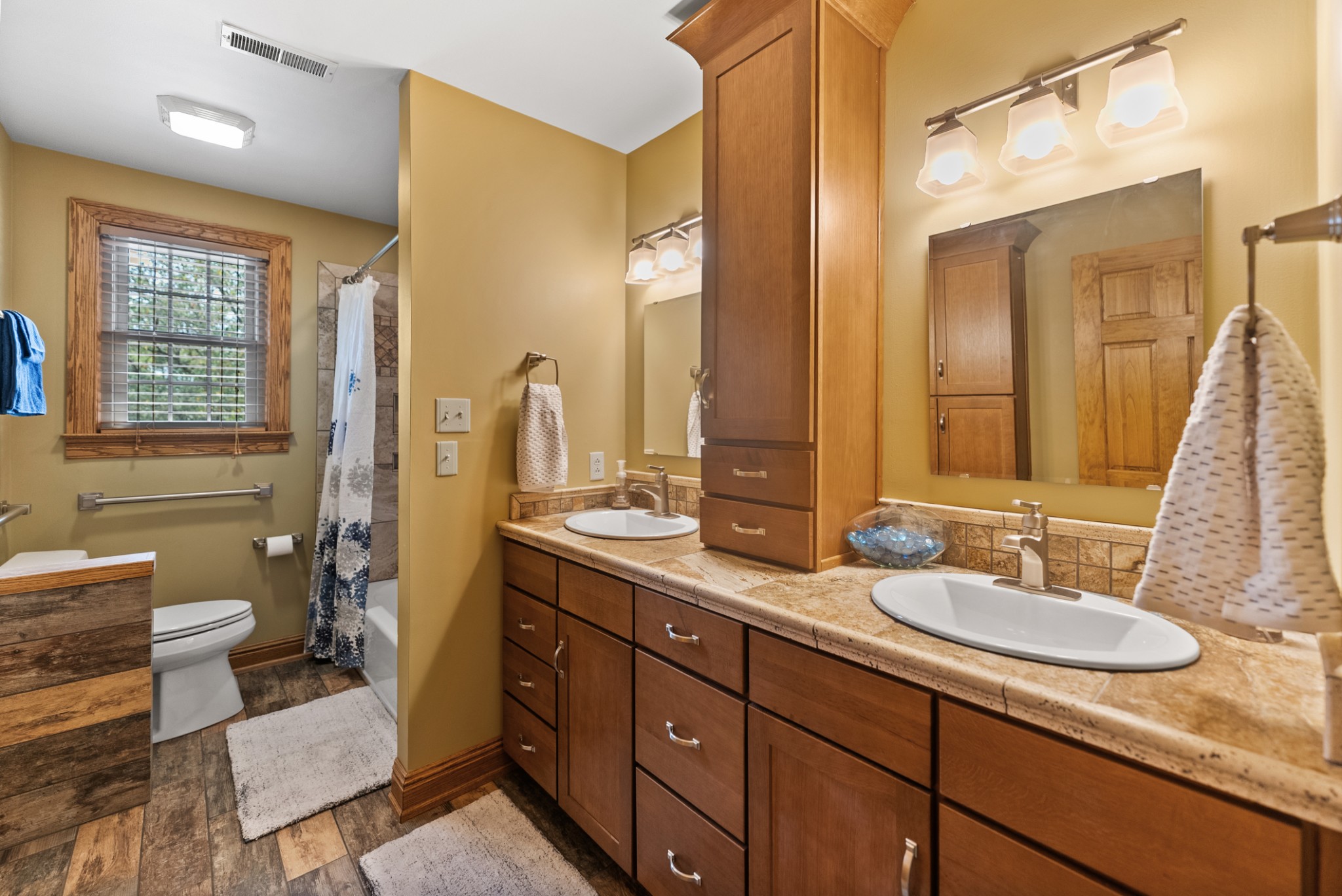 489 Page Dr Property Photo 16