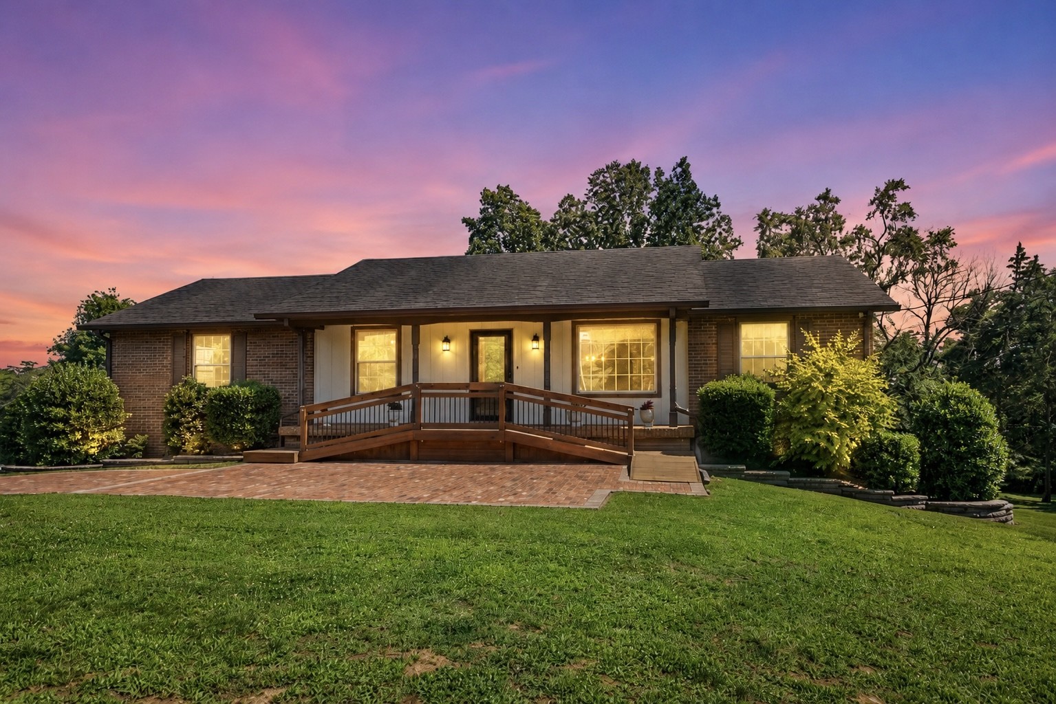 489 Page Dr Property Photo 26