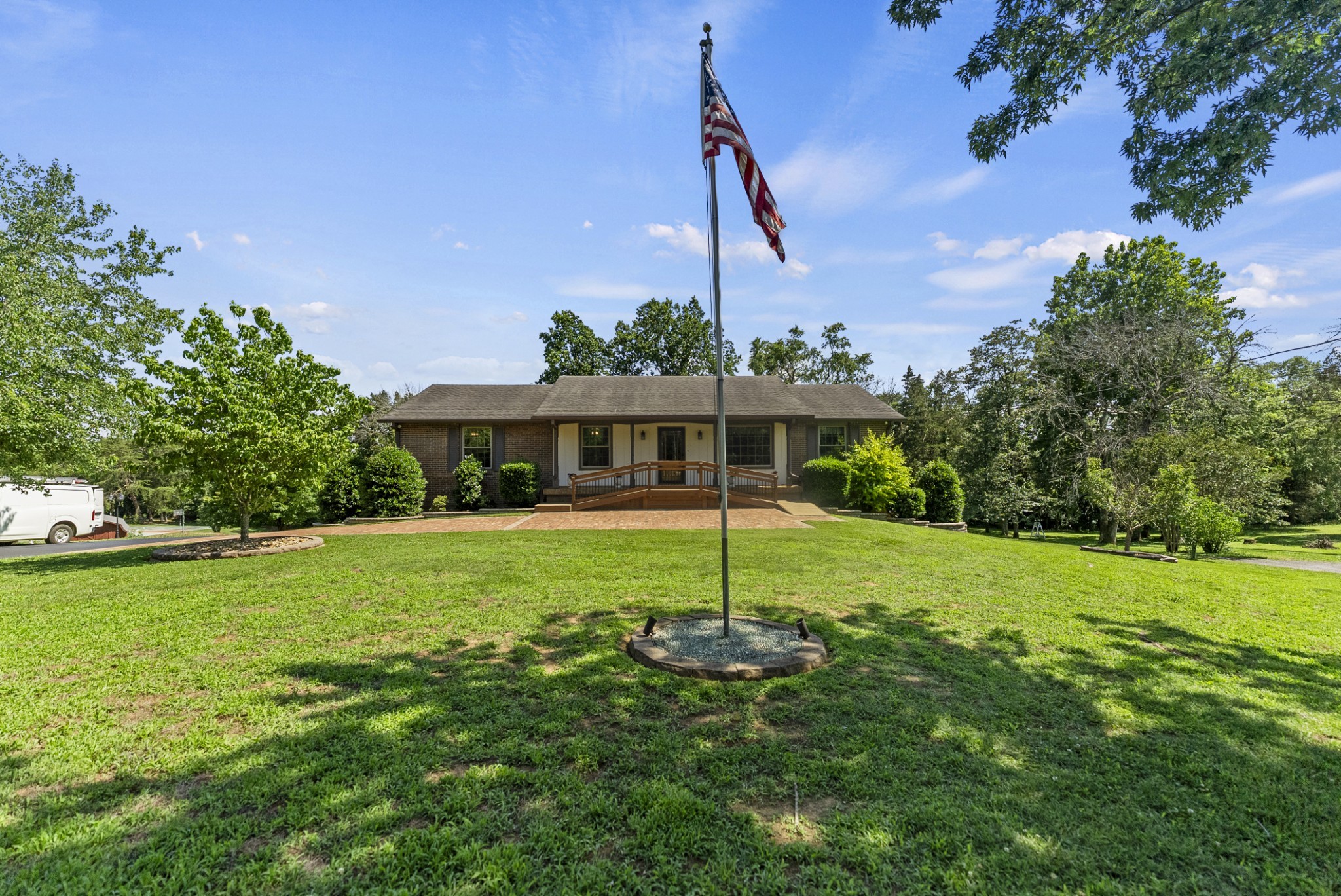 489 Page Dr Property Photo 27
