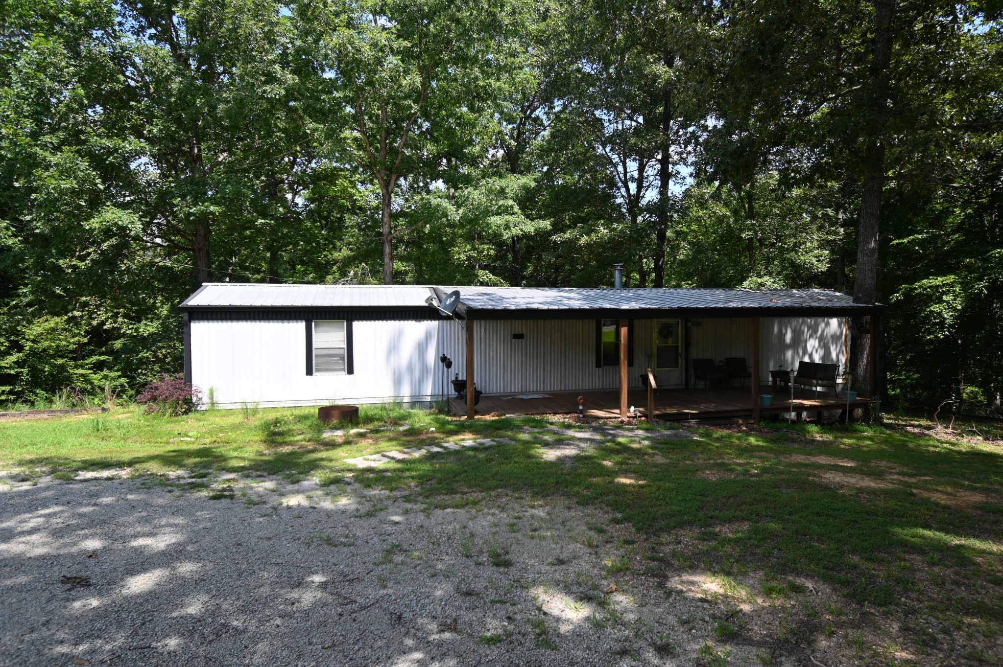 484 Stokes Ln Property Photo 2