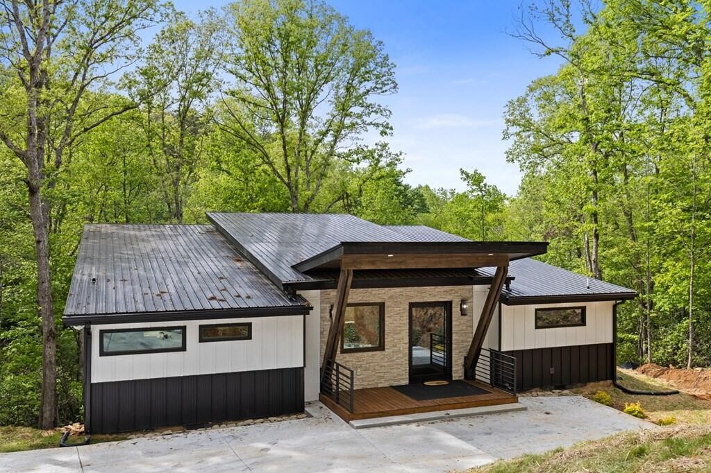 148 Brookwood Drive Property Photo 42