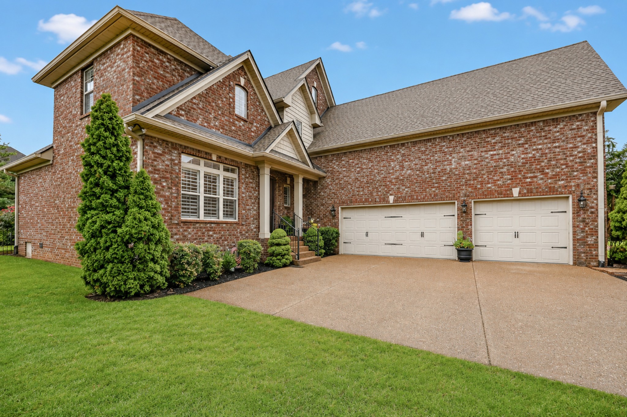 1051 Five Coves Trce Property Photo 5