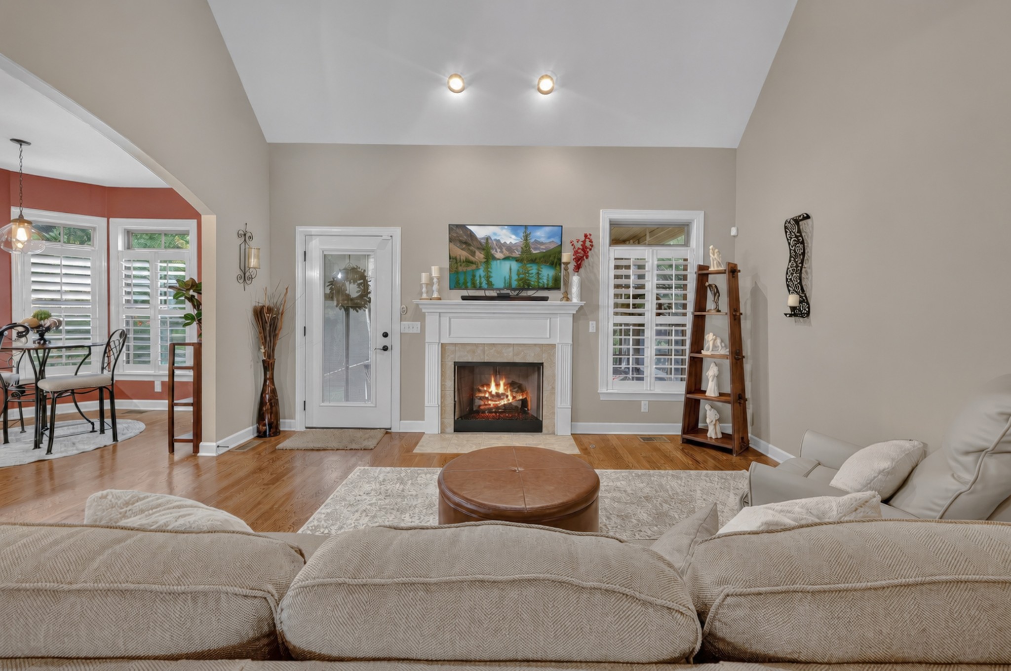 1051 Five Coves Trce Property Photo 10