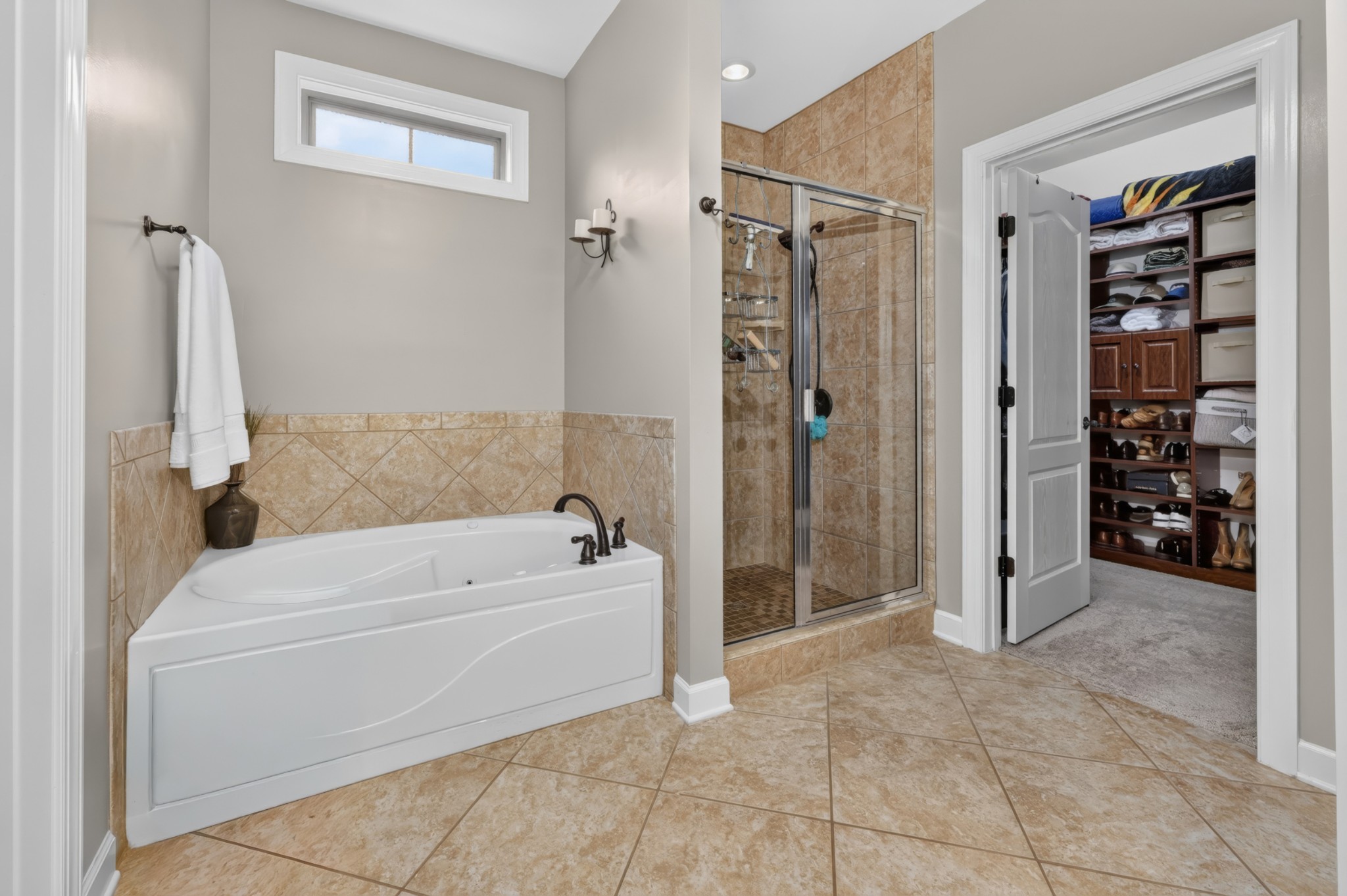 1051 Five Coves Trce Property Photo 27