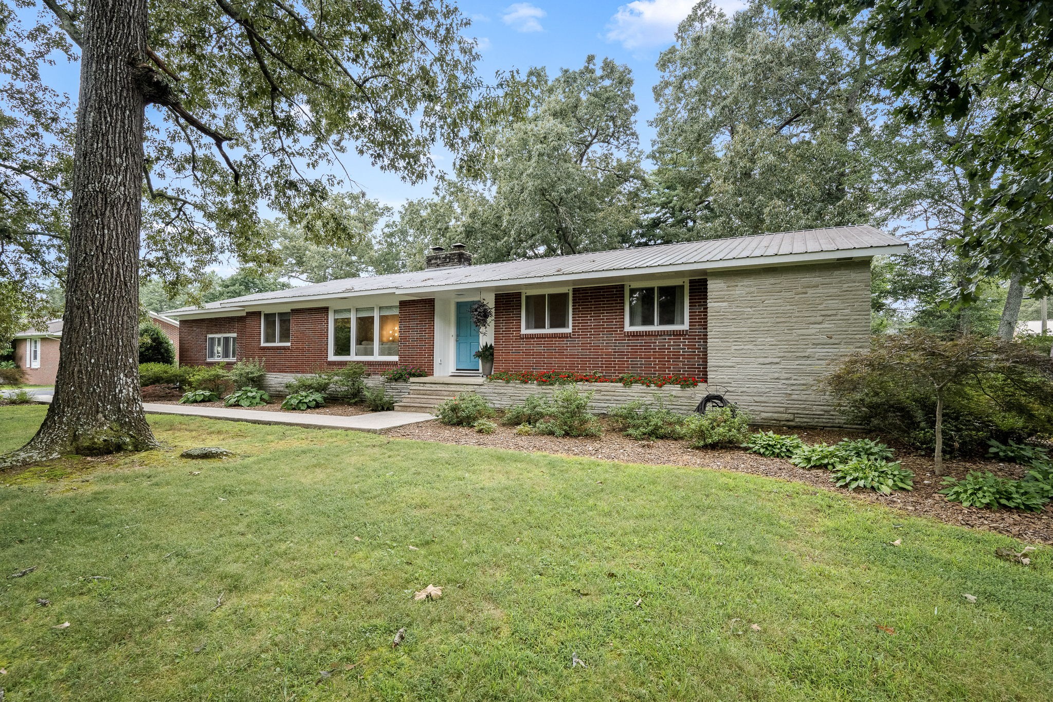 105 Westwood Drive Property Photo 1