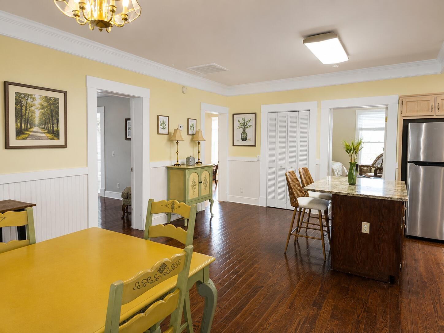 549 S Crest Road Property Photo 4