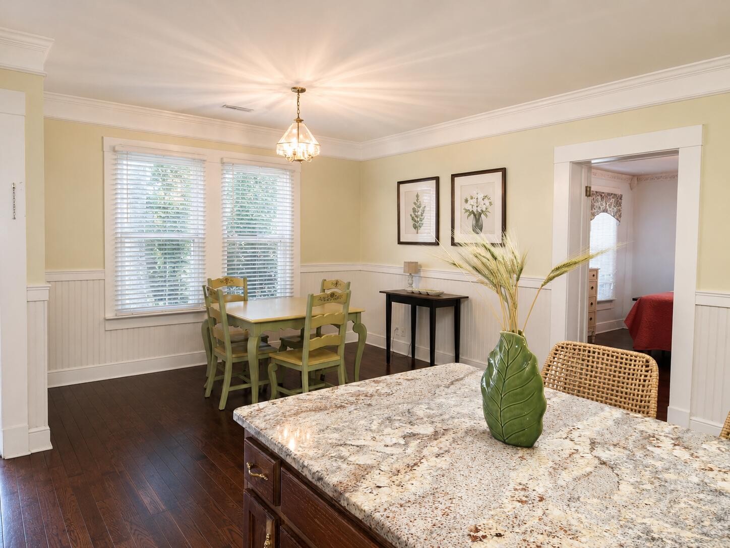 549 S Crest Road Property Photo 6