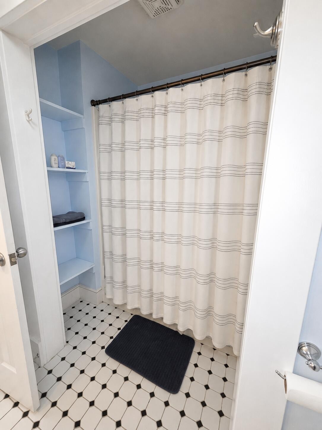 549 S Crest Road Property Photo 9